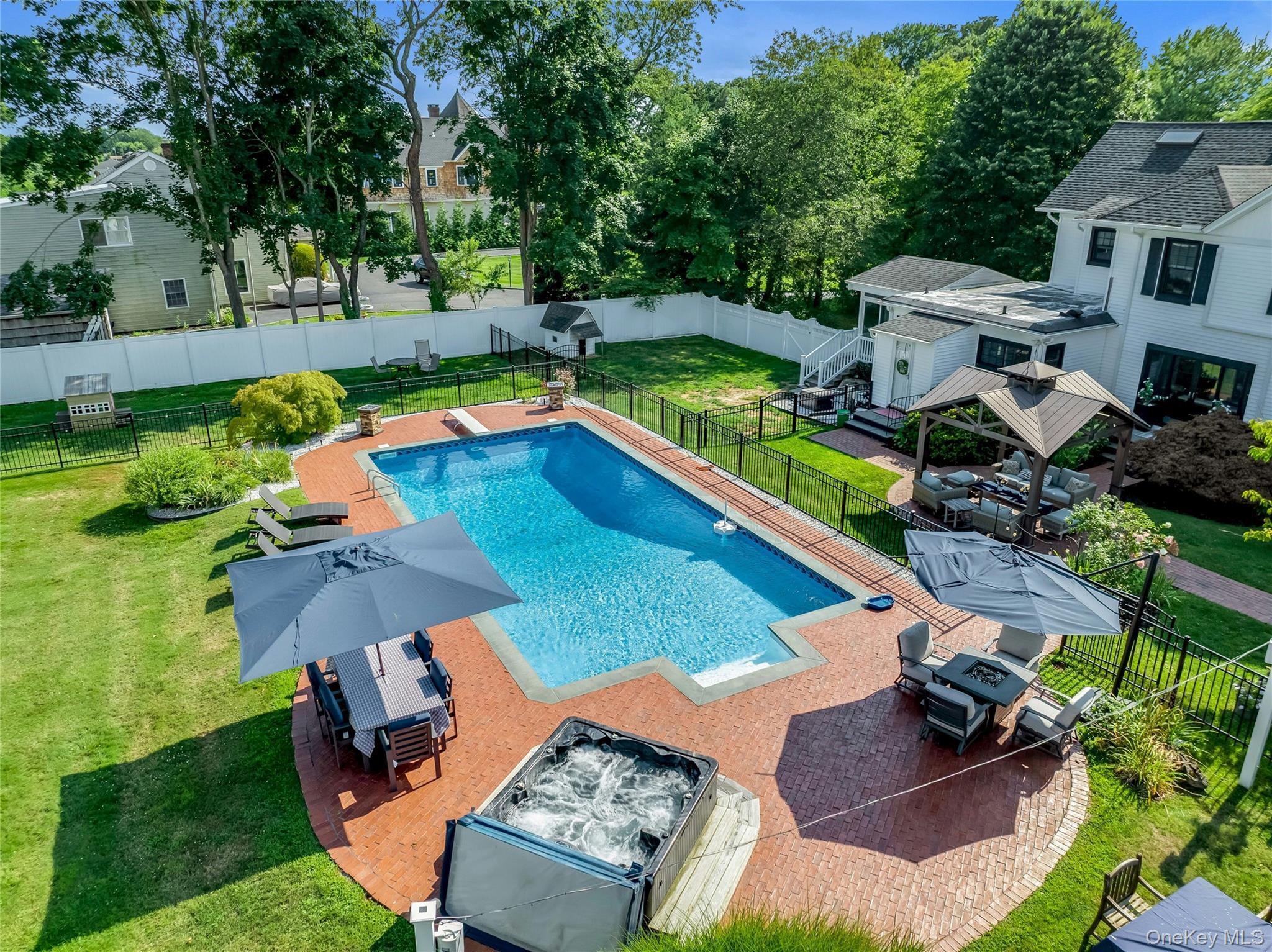 Single Family S Penataquit Avenue Suffolk County, NY 11706, MLS-1045401-43