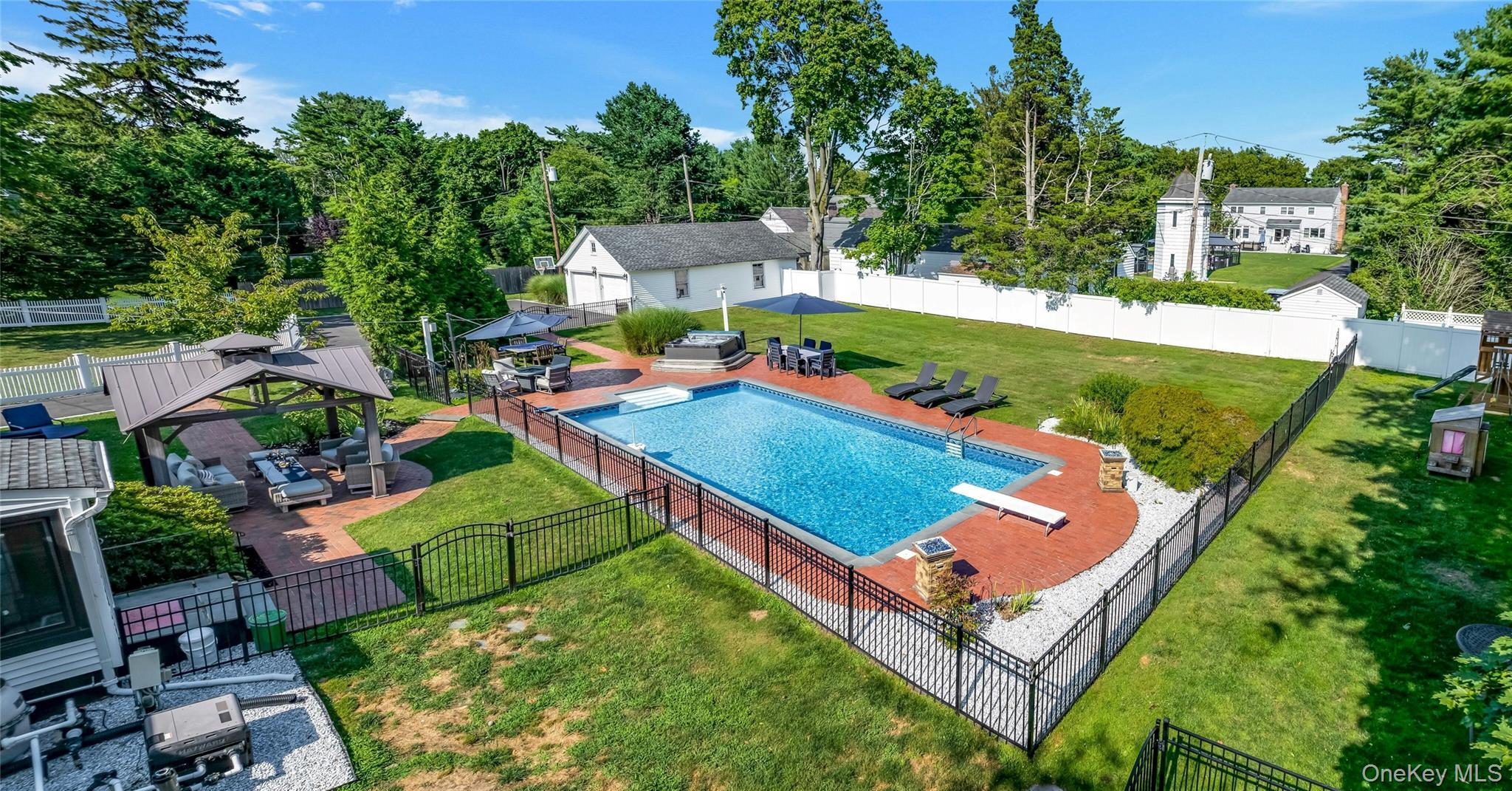 Single Family S Penataquit Avenue Suffolk County, NY 11706, MLS-1045401-44