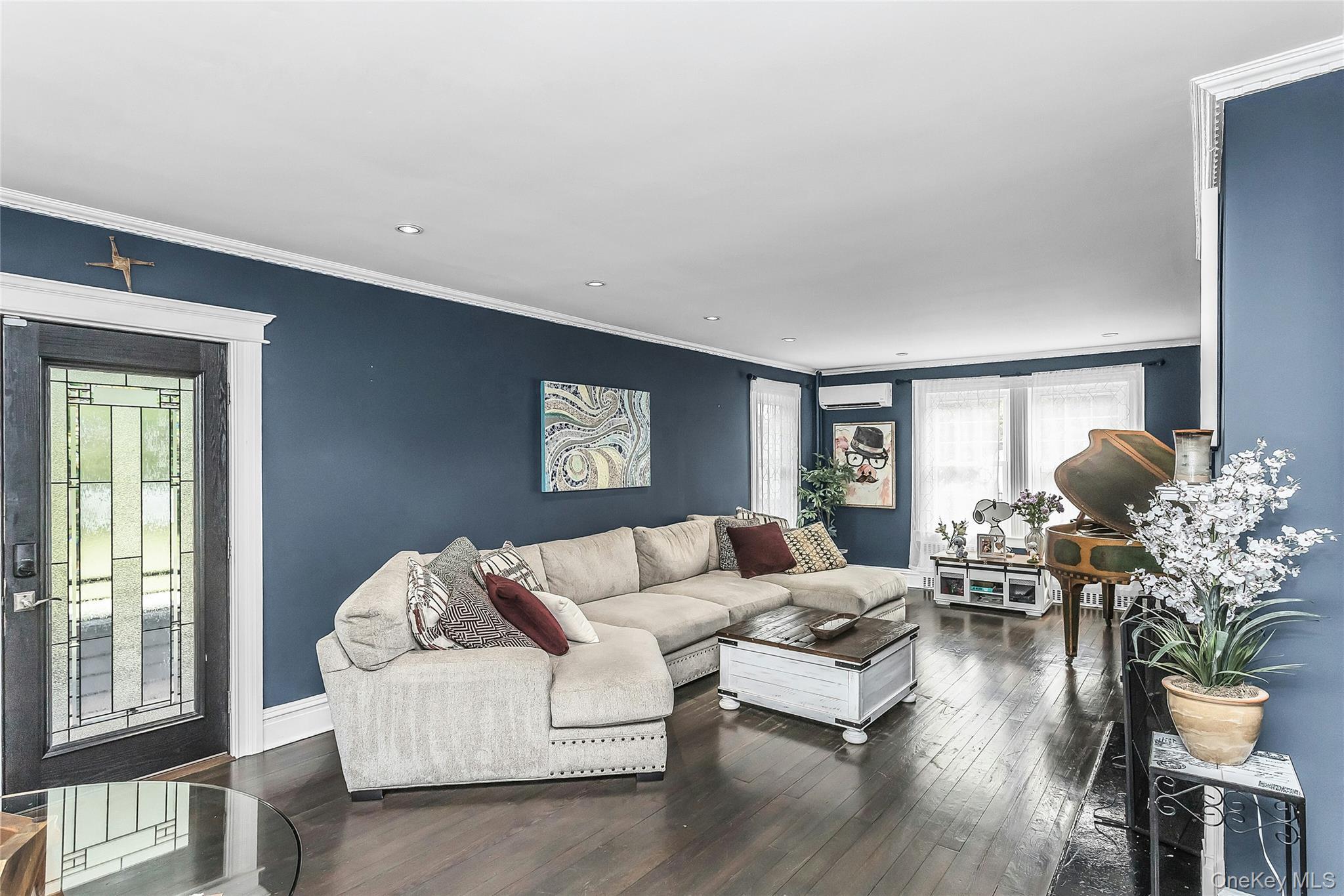 Single Family S Penataquit Avenue Suffolk County, NY 11706, MLS-1045401-6