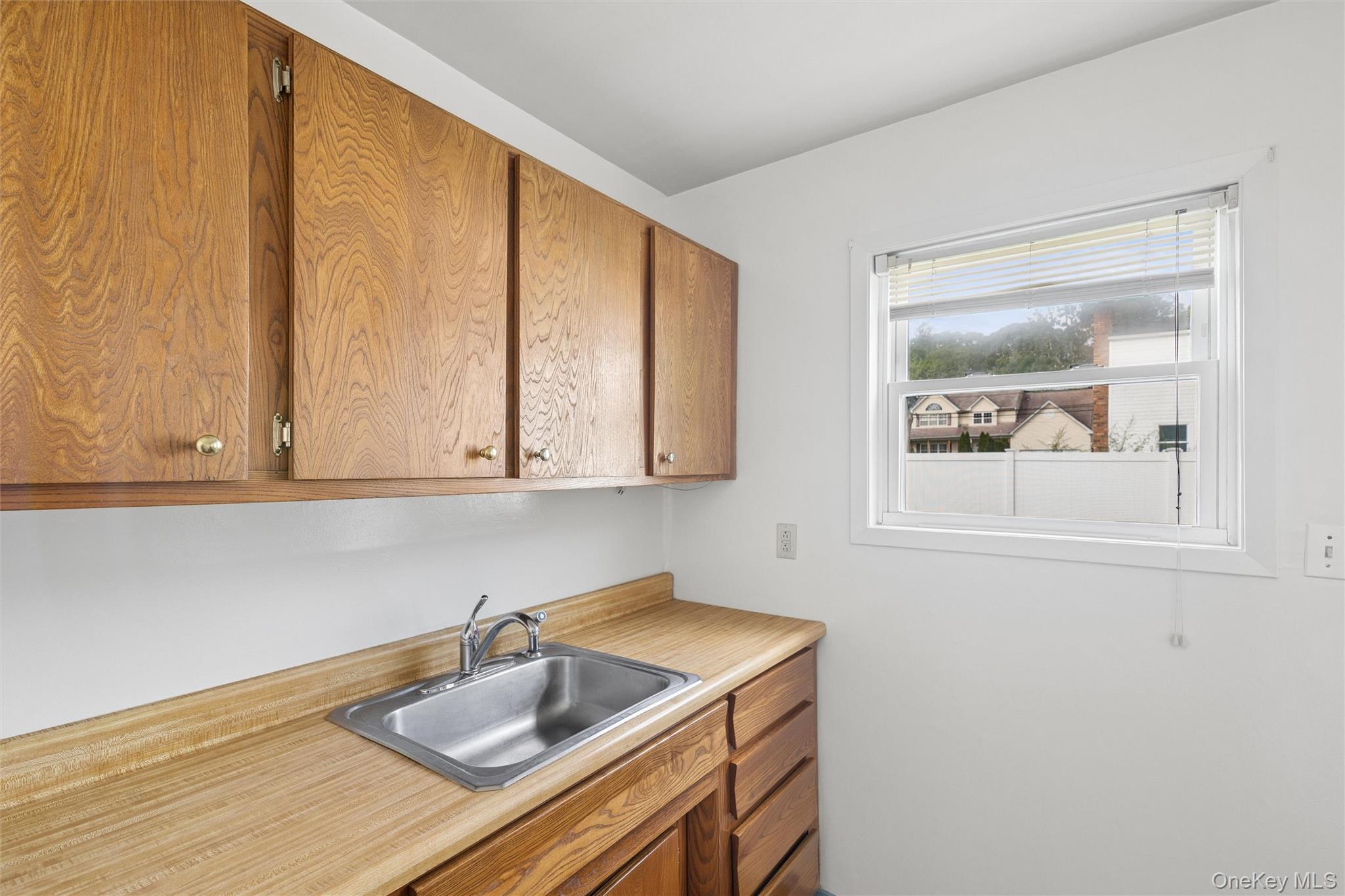 Single Family Park Avenue  Suffolk County, NY 11720, MLS-1045406-11