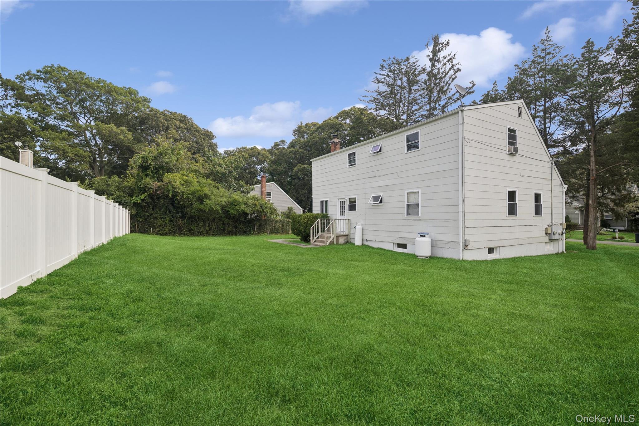 Single Family Park Avenue  Suffolk County, NY 11720, MLS-1045406-32