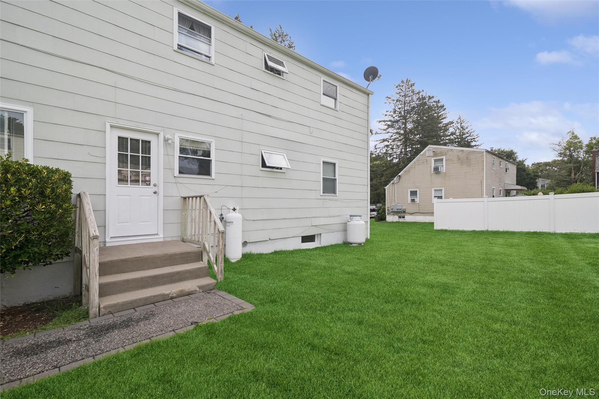 Single Family Park Avenue  Suffolk County, NY 11720, MLS-1045406-36