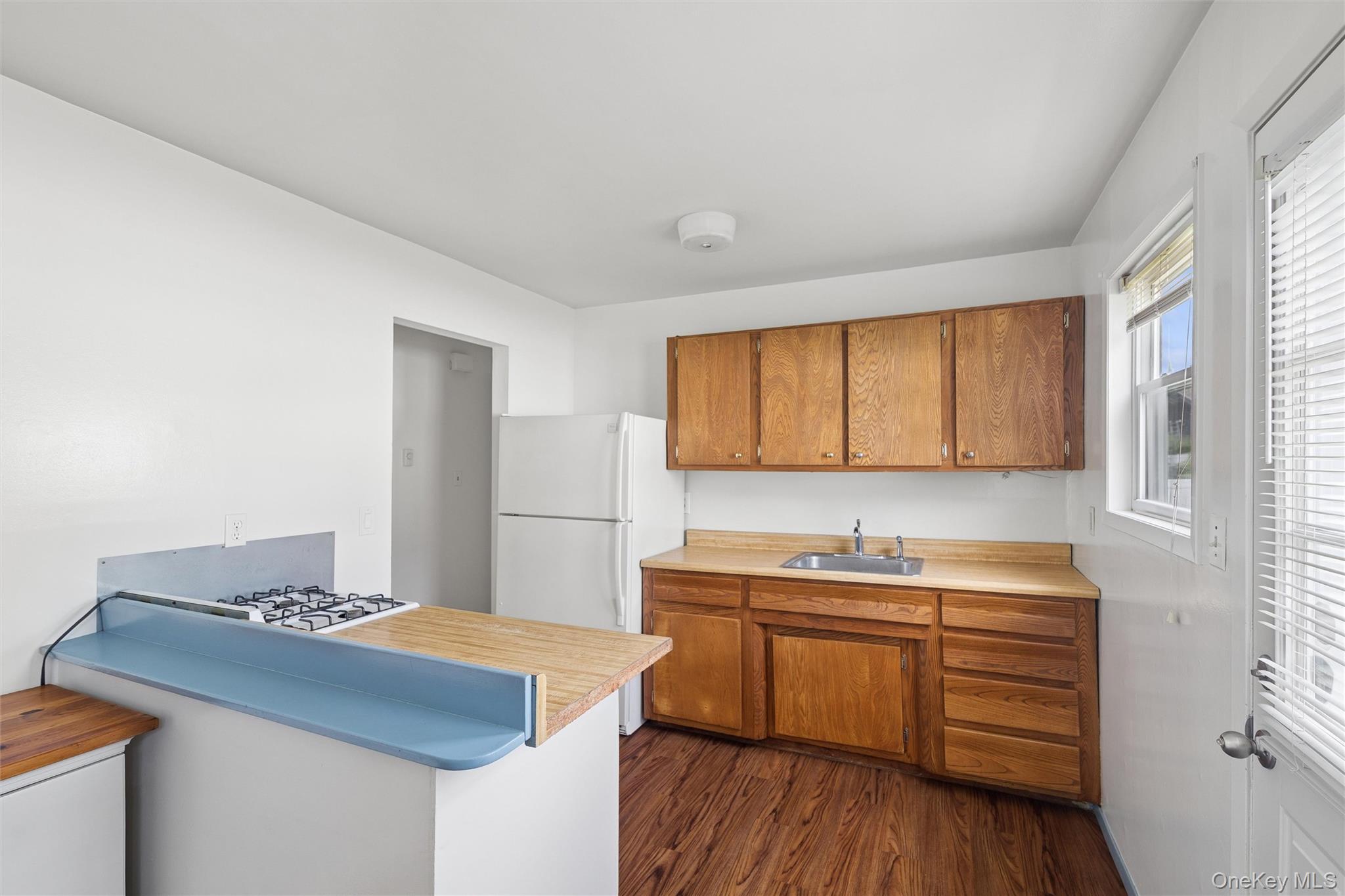 Single Family Park Avenue  Suffolk County, NY 11720, MLS-1045406-8