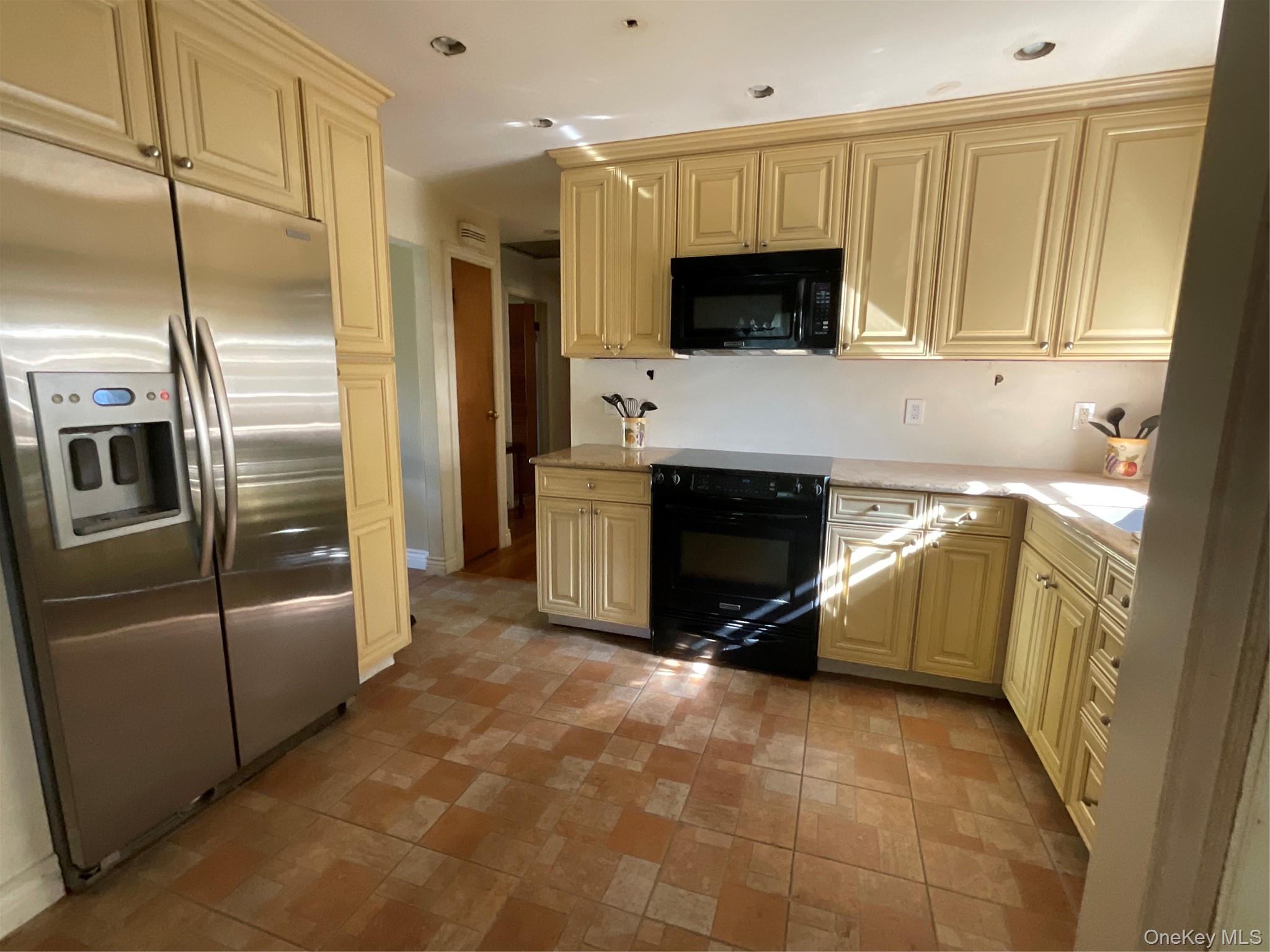 Single Family Pleasant Avenue Nassau County, NY 11735, MLS-1045429-10