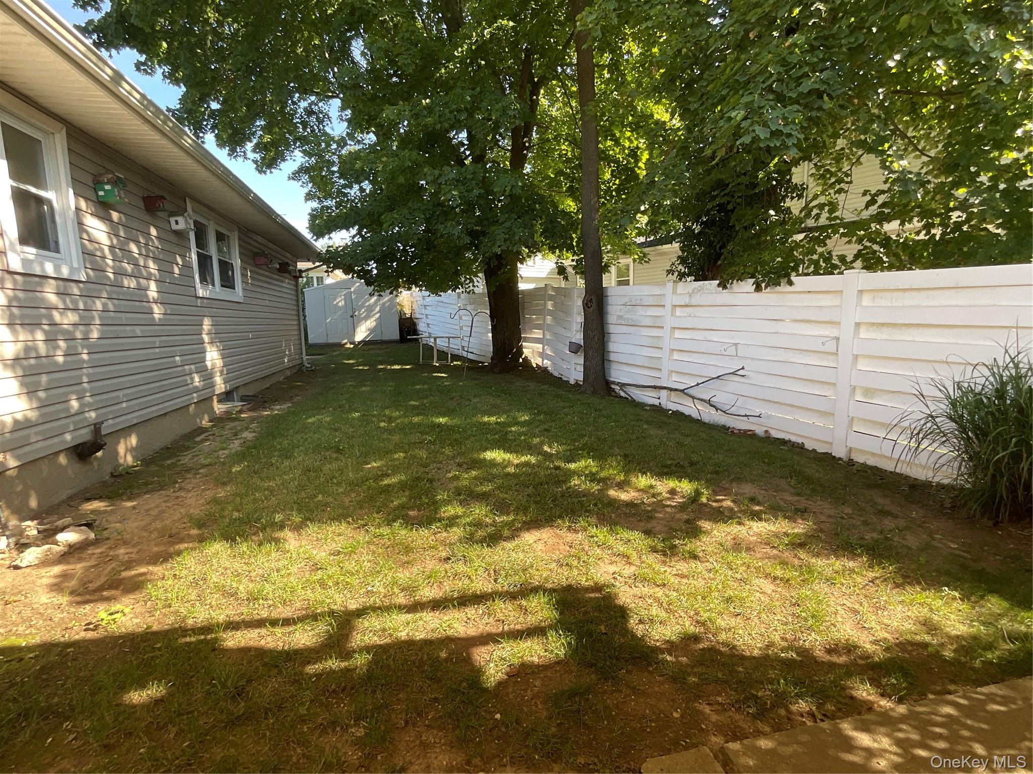 Single Family Pleasant Avenue Nassau County, NY 11735, MLS-1045429-18