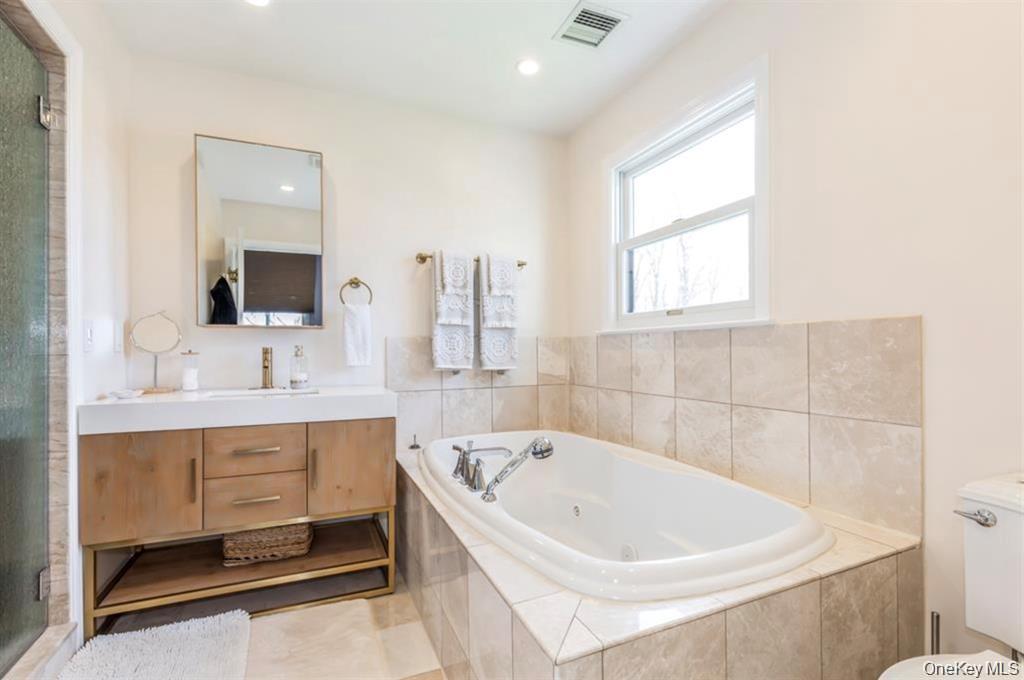 Single Family Midvale Avenue  Suffolk County, NY 11776, MLS-1045441-15