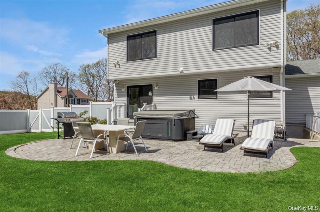 Single Family Midvale Avenue  Suffolk County, NY 11776, MLS-1045441-23