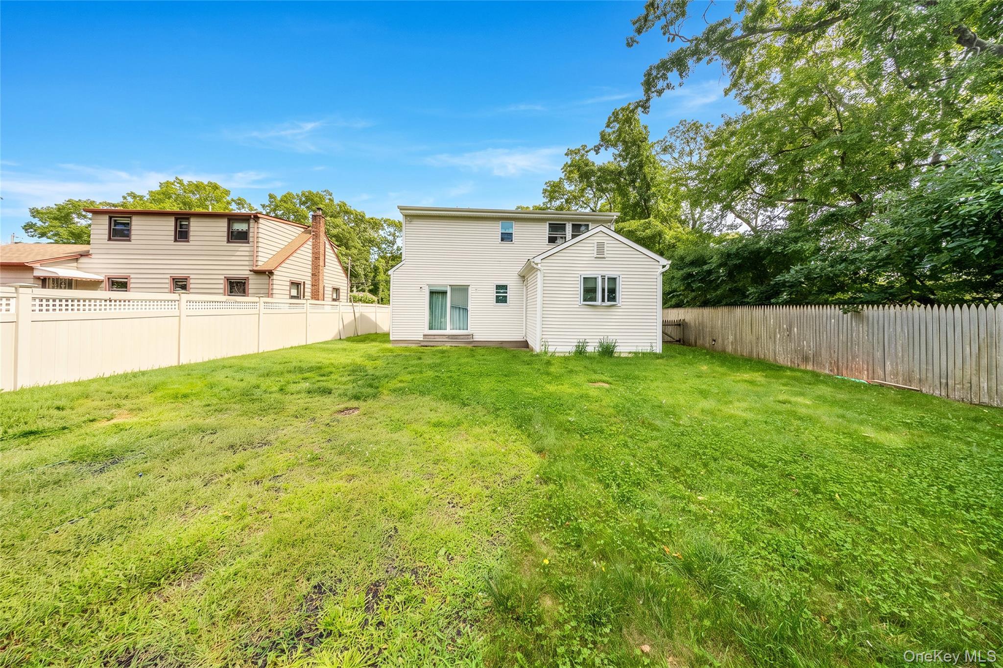 Single Family Ormond Place  Suffolk County, NY 11967, MLS-1045447-2