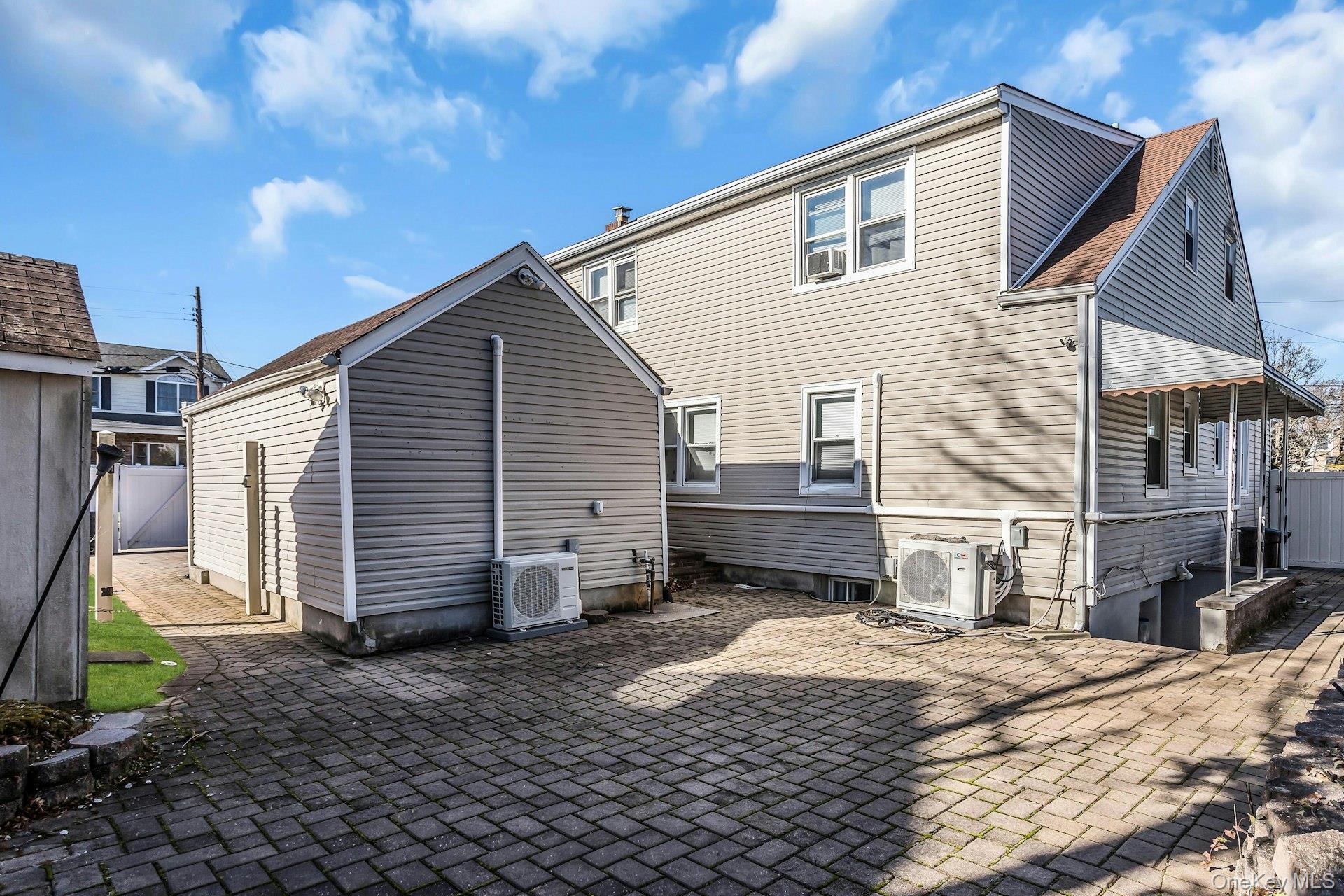 Single Family Wilson Avenue Nassau County, NY 11710, MLS-1045455-23