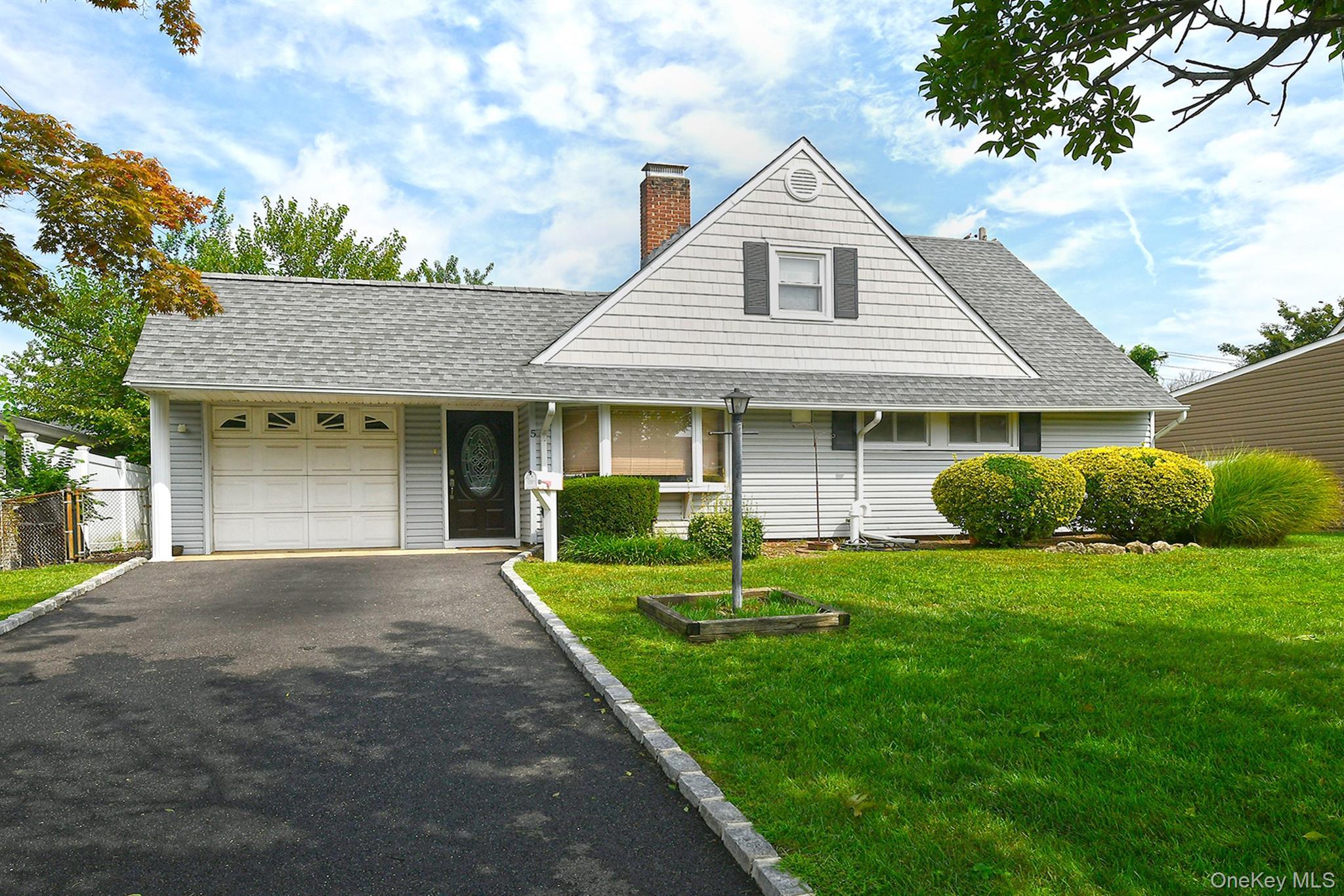 Single Family Woodcock Lane  Nassau County, NY 11756, MLS-1045472-3
