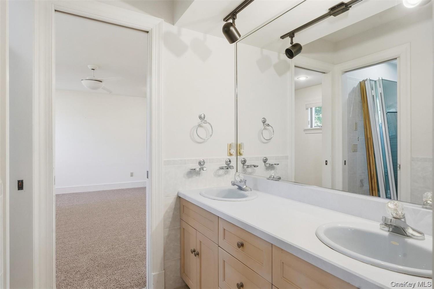 Single Family Dallas Drive Dutchess County, NY 12603, MLS-1045480-25