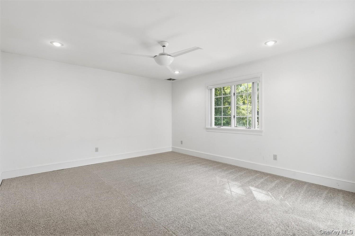 Single Family Dallas Drive Dutchess County, NY 12603, MLS-1045480-28