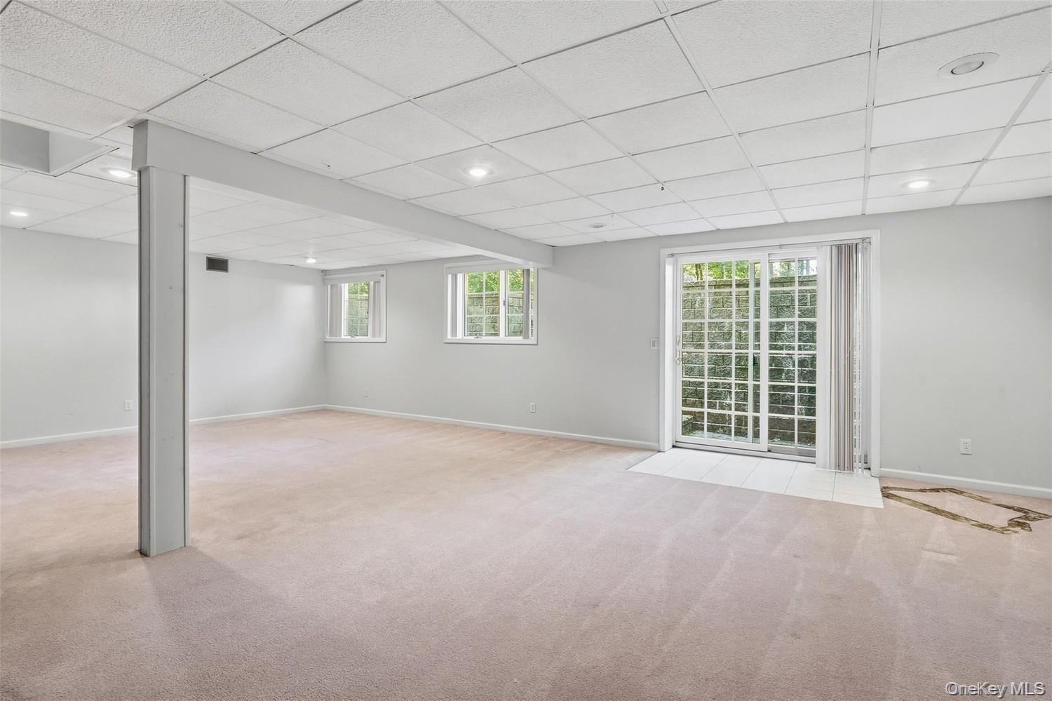 Single Family Dallas Drive Dutchess County, NY 12603, MLS-1045480-34