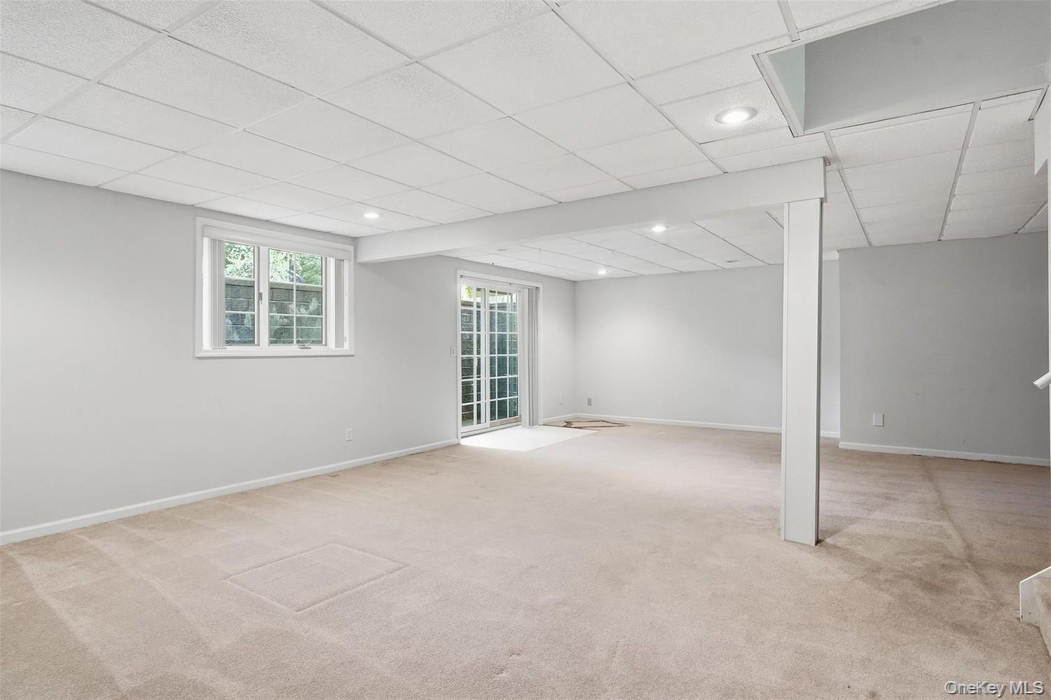 Single Family Dallas Drive Dutchess County, NY 12603, MLS-1045480-35