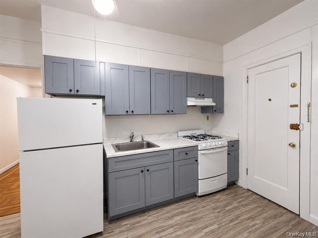 Single Family Mayflower Avenue Bronx, NY 10461, MLS-1045495-2