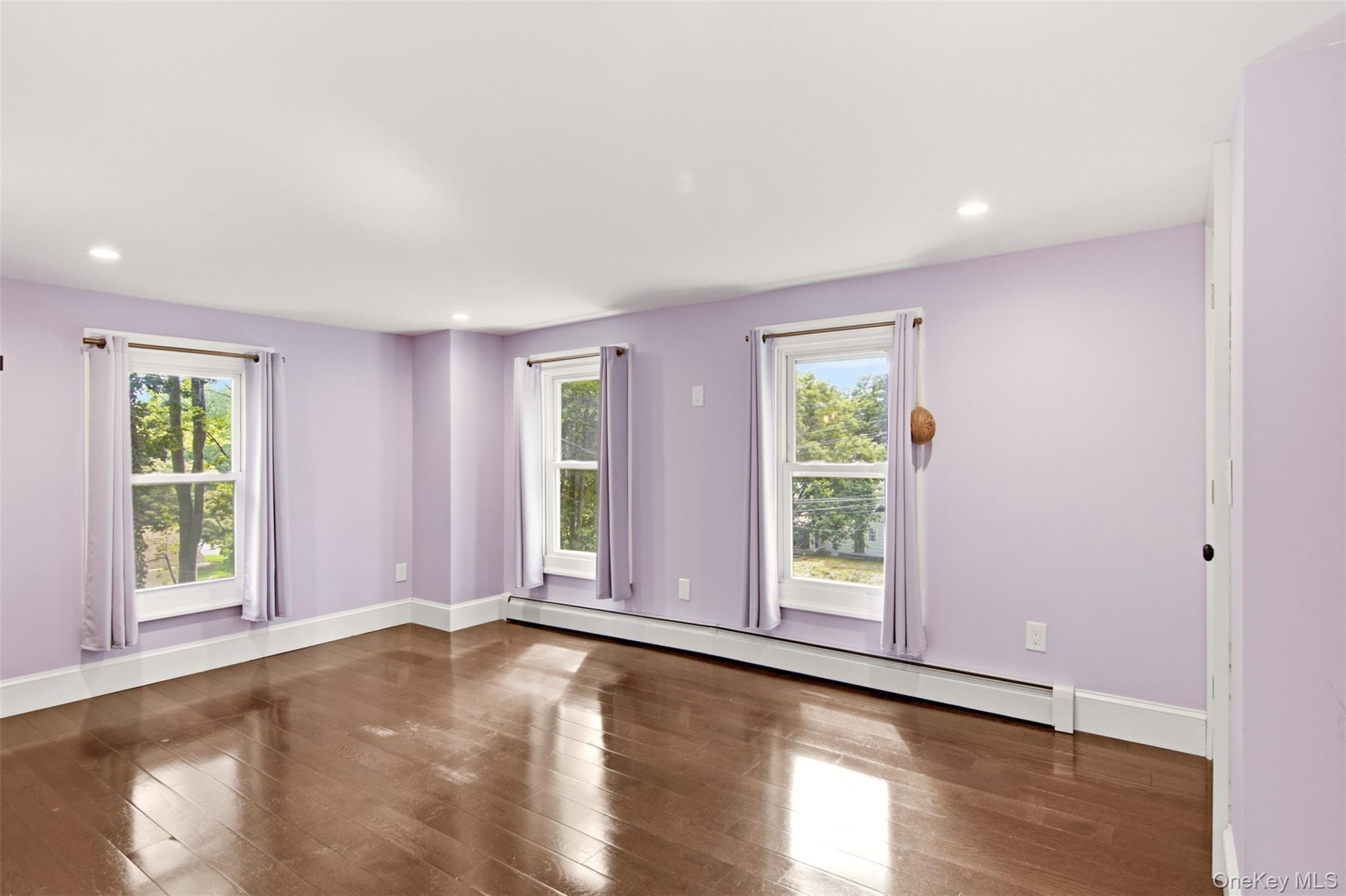 Single Family Ridgeway Avenue  Suffolk County, NY 11733, MLS-1045503-16