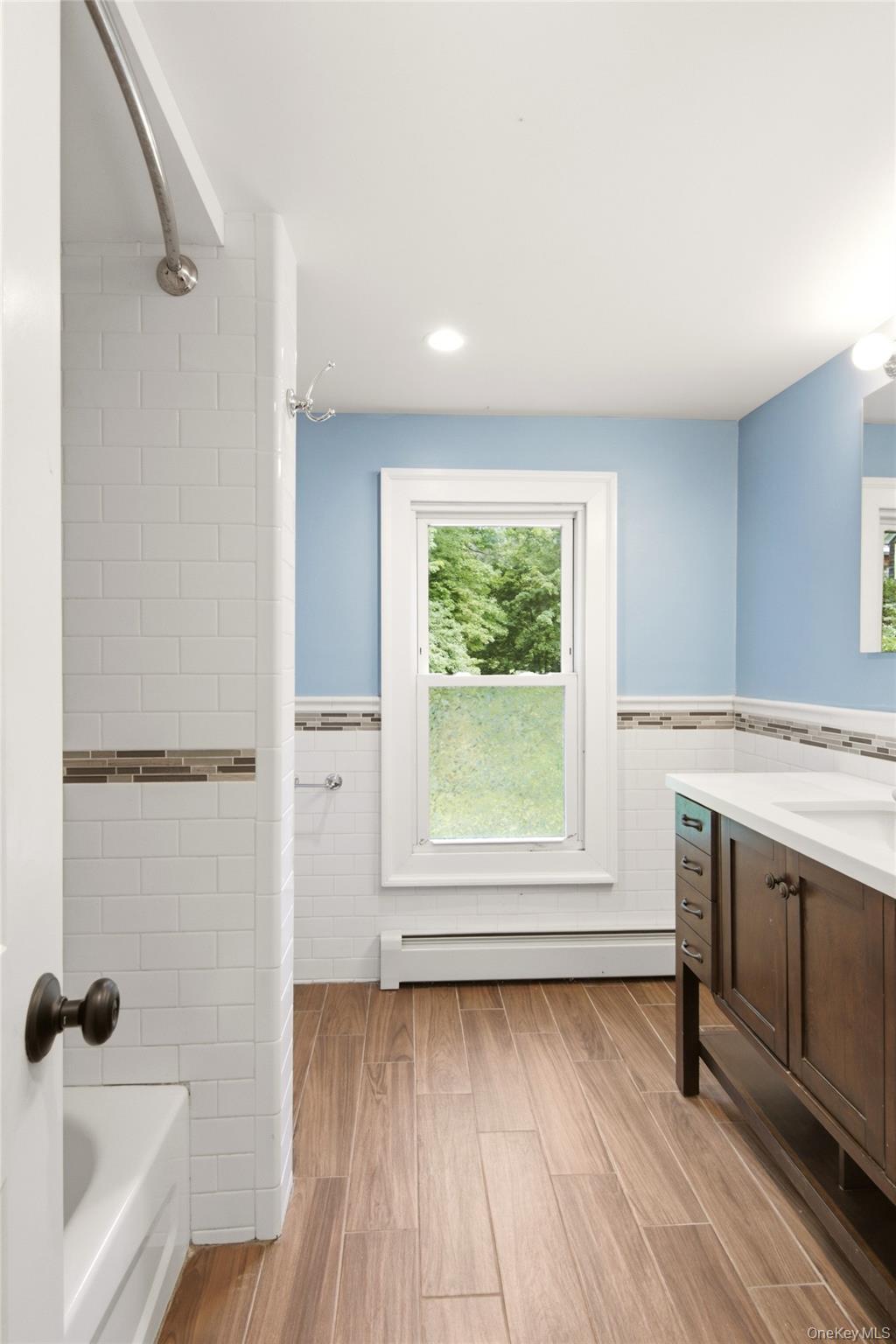 Single Family Ridgeway Avenue  Suffolk County, NY 11733, MLS-1045503-20