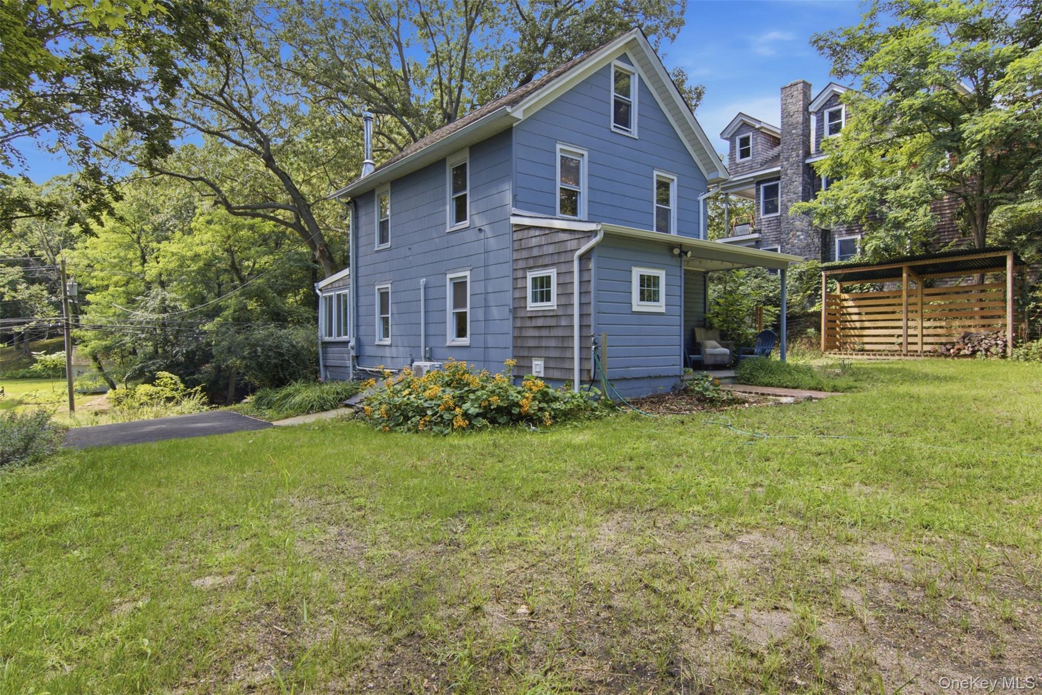 Single Family Ridgeway Avenue  Suffolk County, NY 11733, MLS-1045503-22