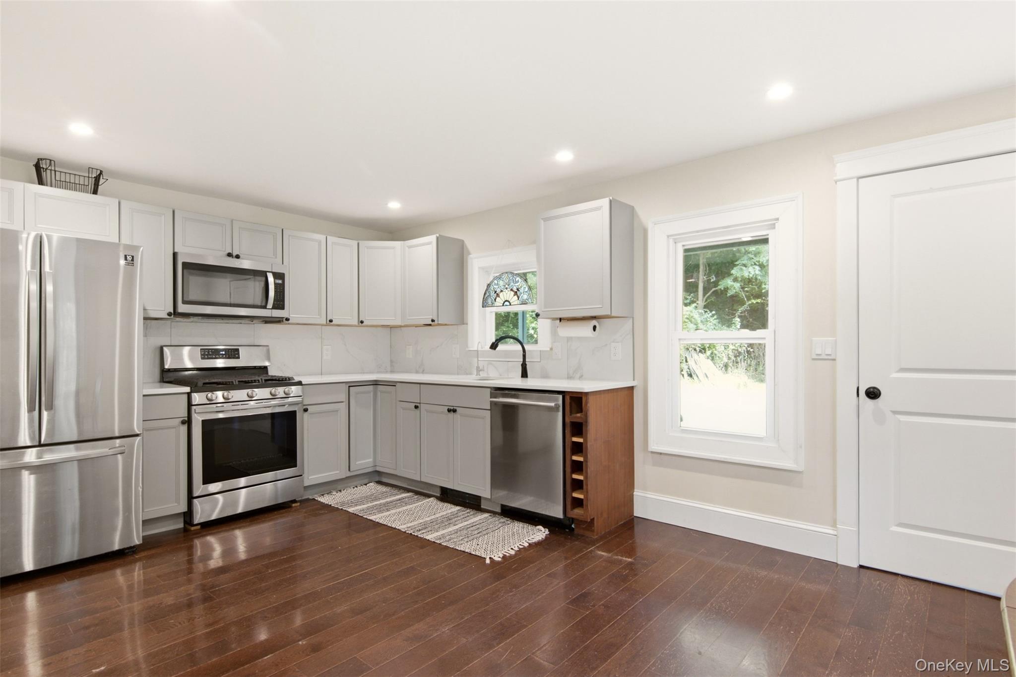 Single Family Ridgeway Avenue  Suffolk County, NY 11733, MLS-1045503-7