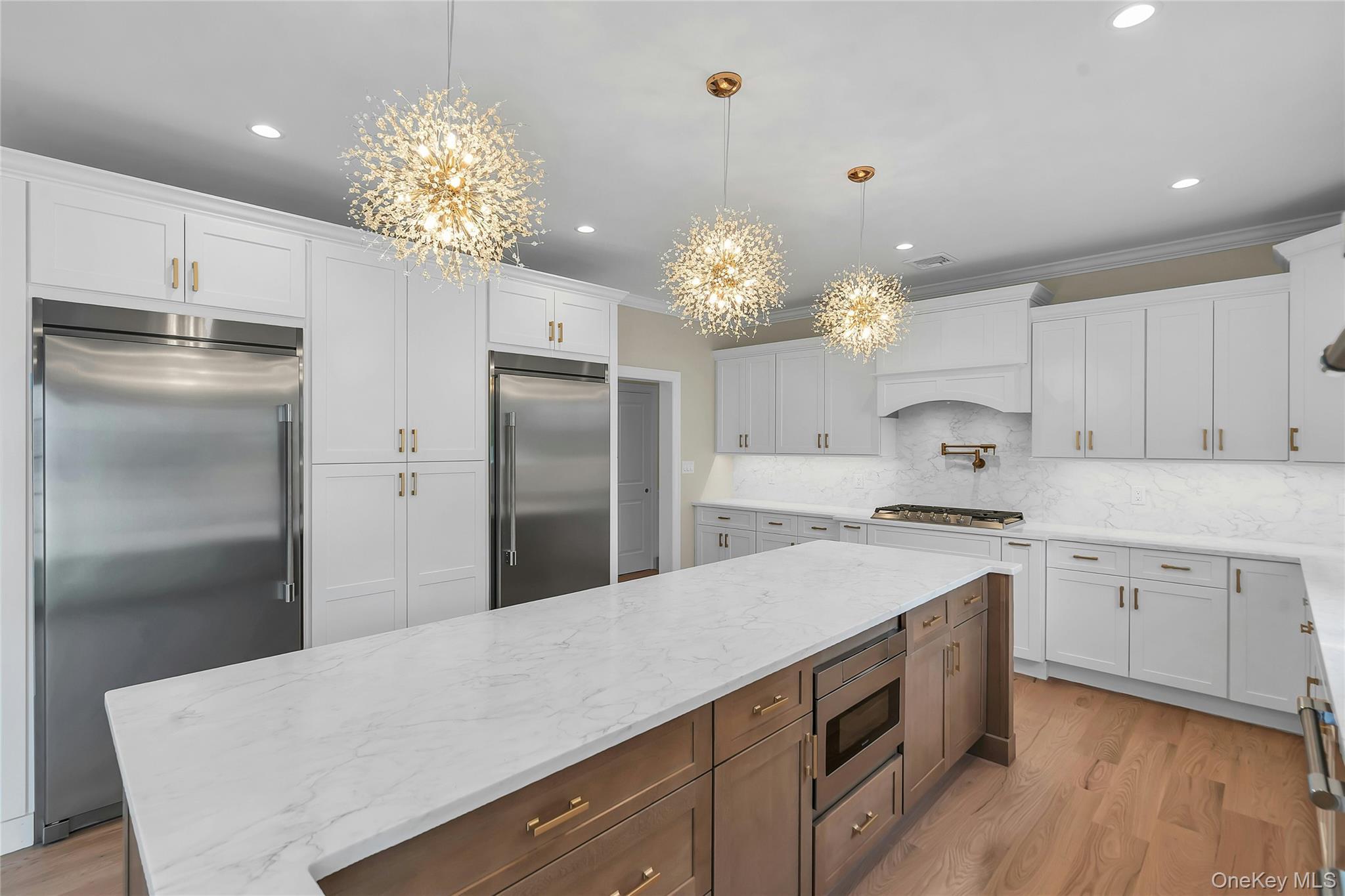 Single Family Linden Avenue  Nassau County, NY 11714, MLS-1045536-10