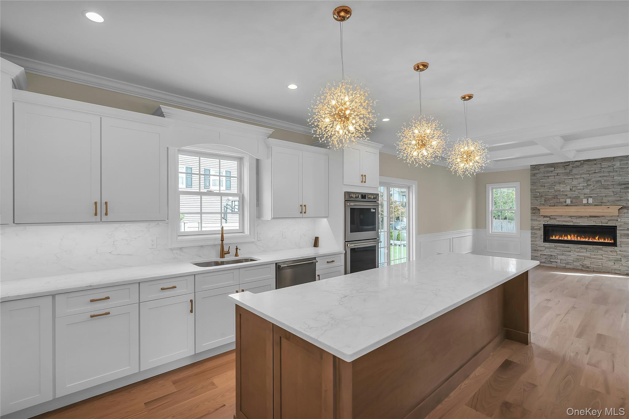 Single Family Linden Avenue  Nassau County, NY 11714, MLS-1045536-11