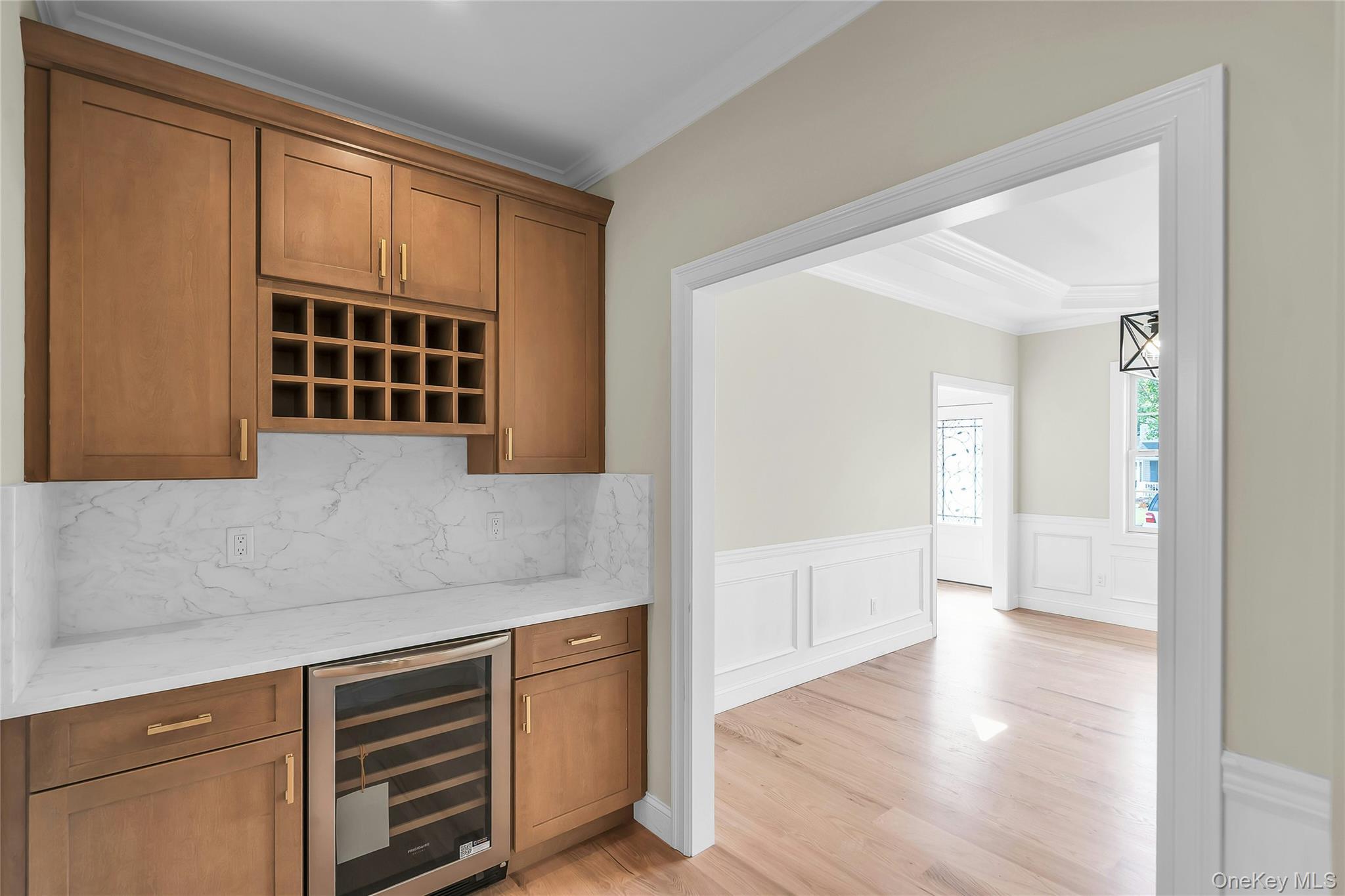 Single Family Linden Avenue  Nassau County, NY 11714, MLS-1045536-12