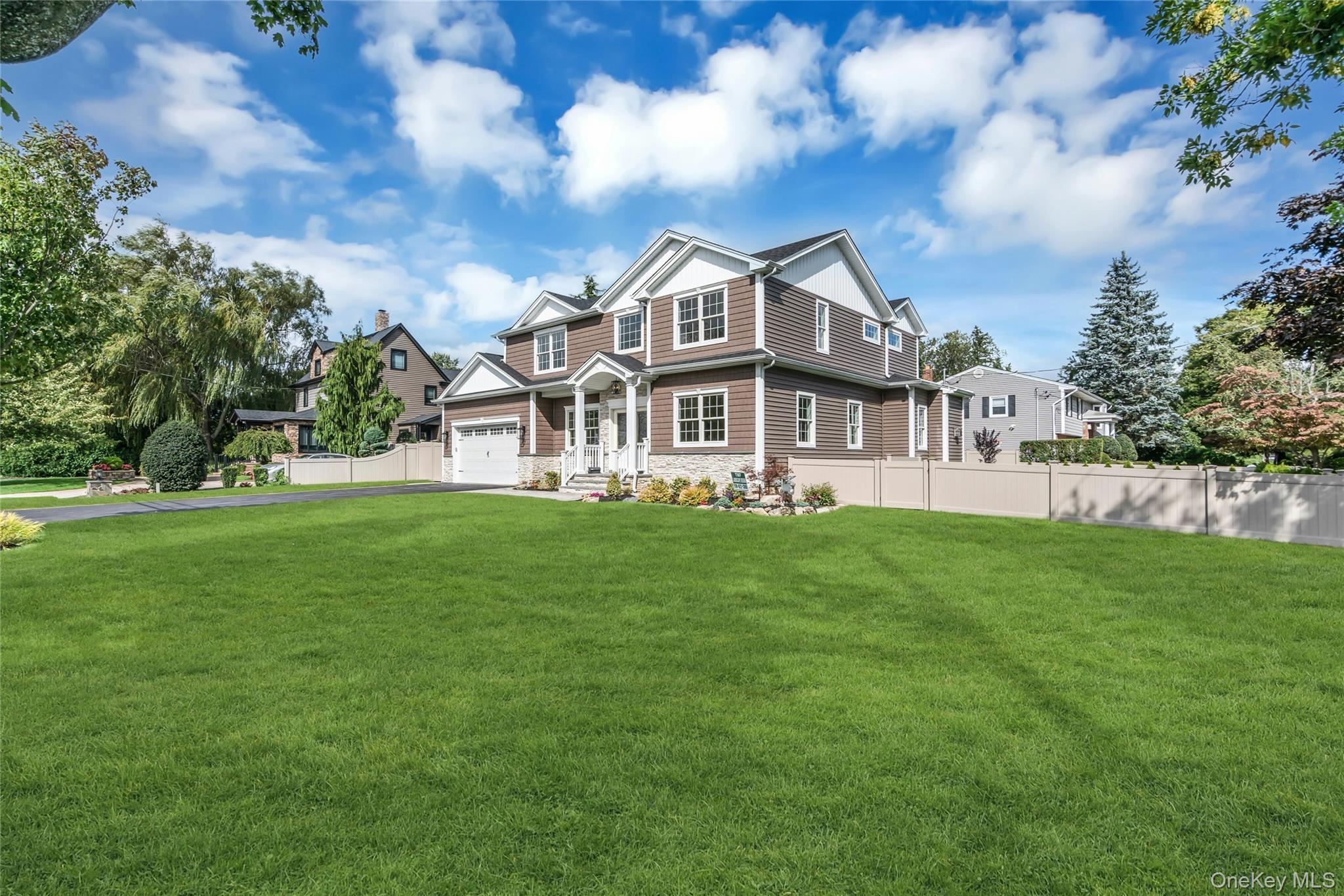 Single Family Linden Avenue  Nassau County, NY 11714, MLS-1045536-2
