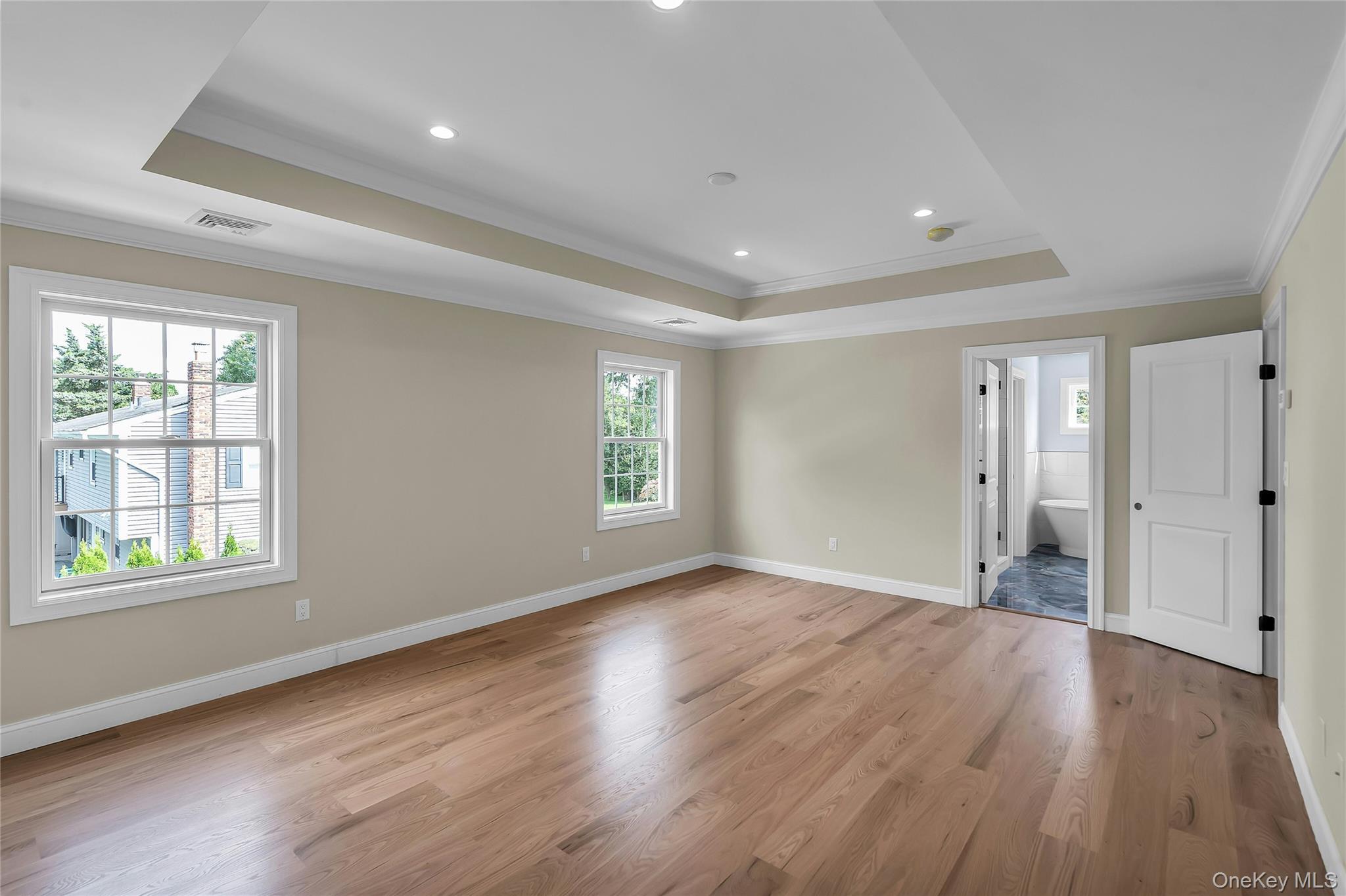 Single Family Linden Avenue  Nassau County, NY 11714, MLS-1045536-23