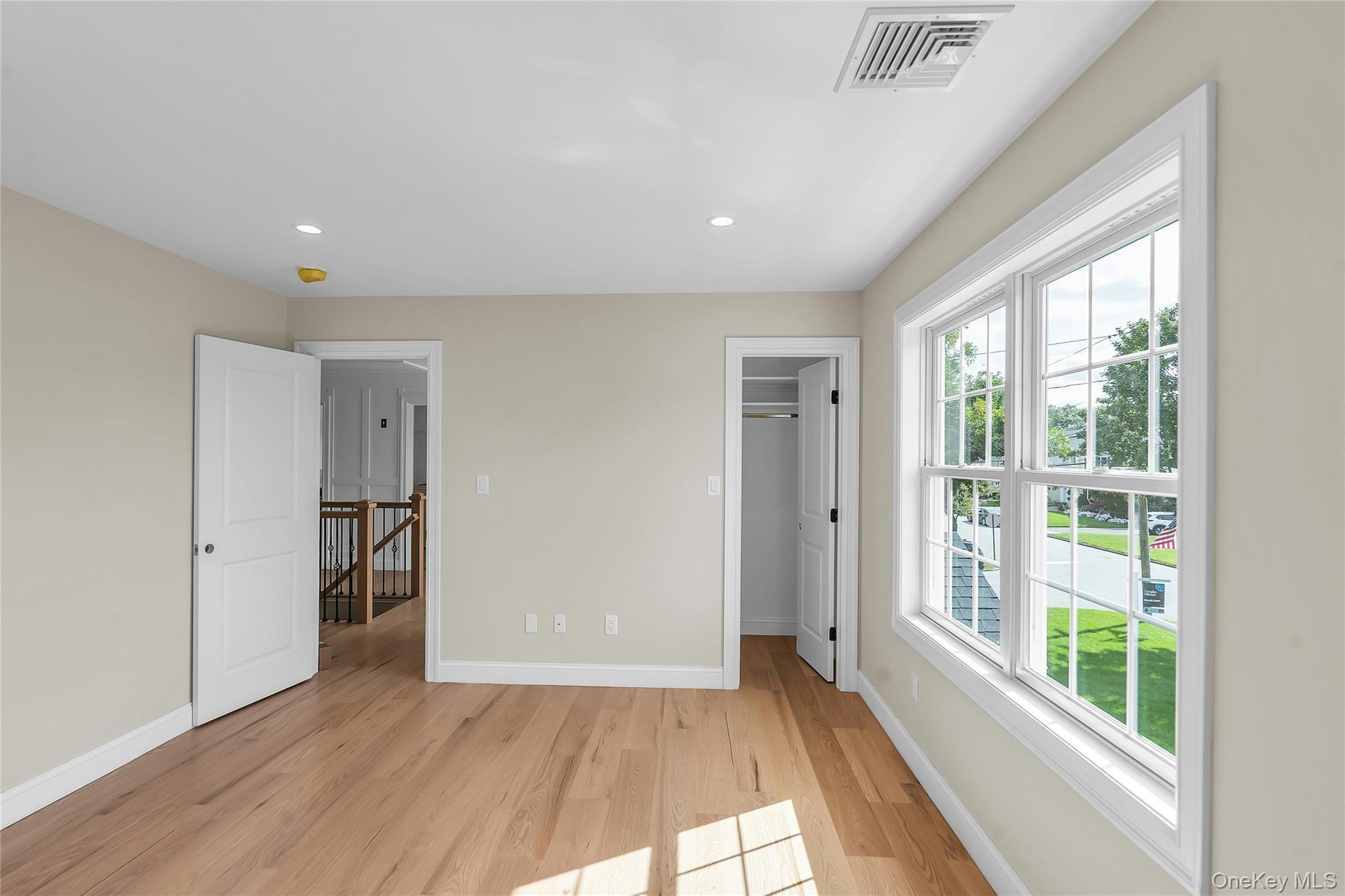 Single Family Linden Avenue  Nassau County, NY 11714, MLS-1045536-25