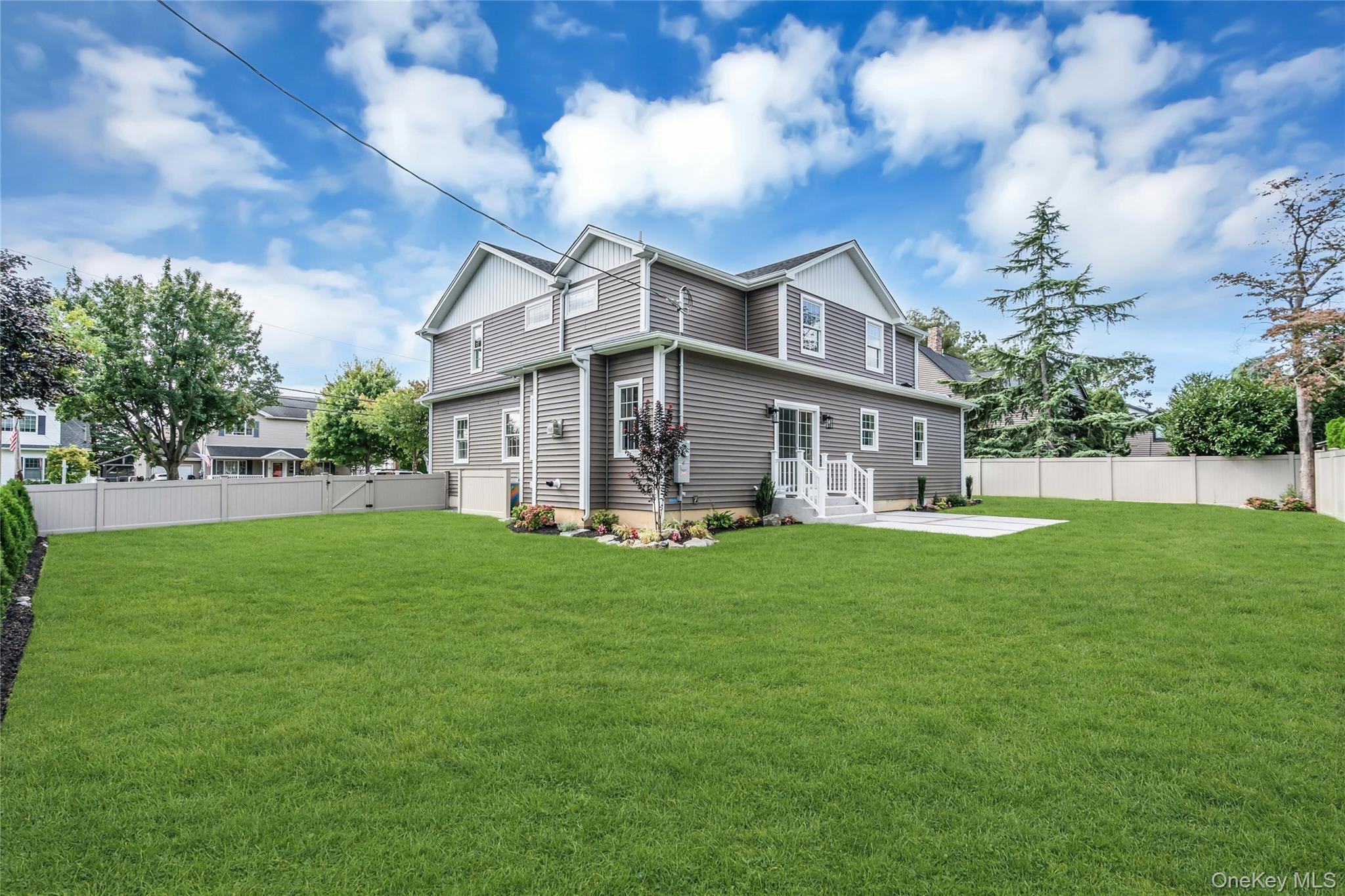 Single Family Linden Avenue  Nassau County, NY 11714, MLS-1045536-33