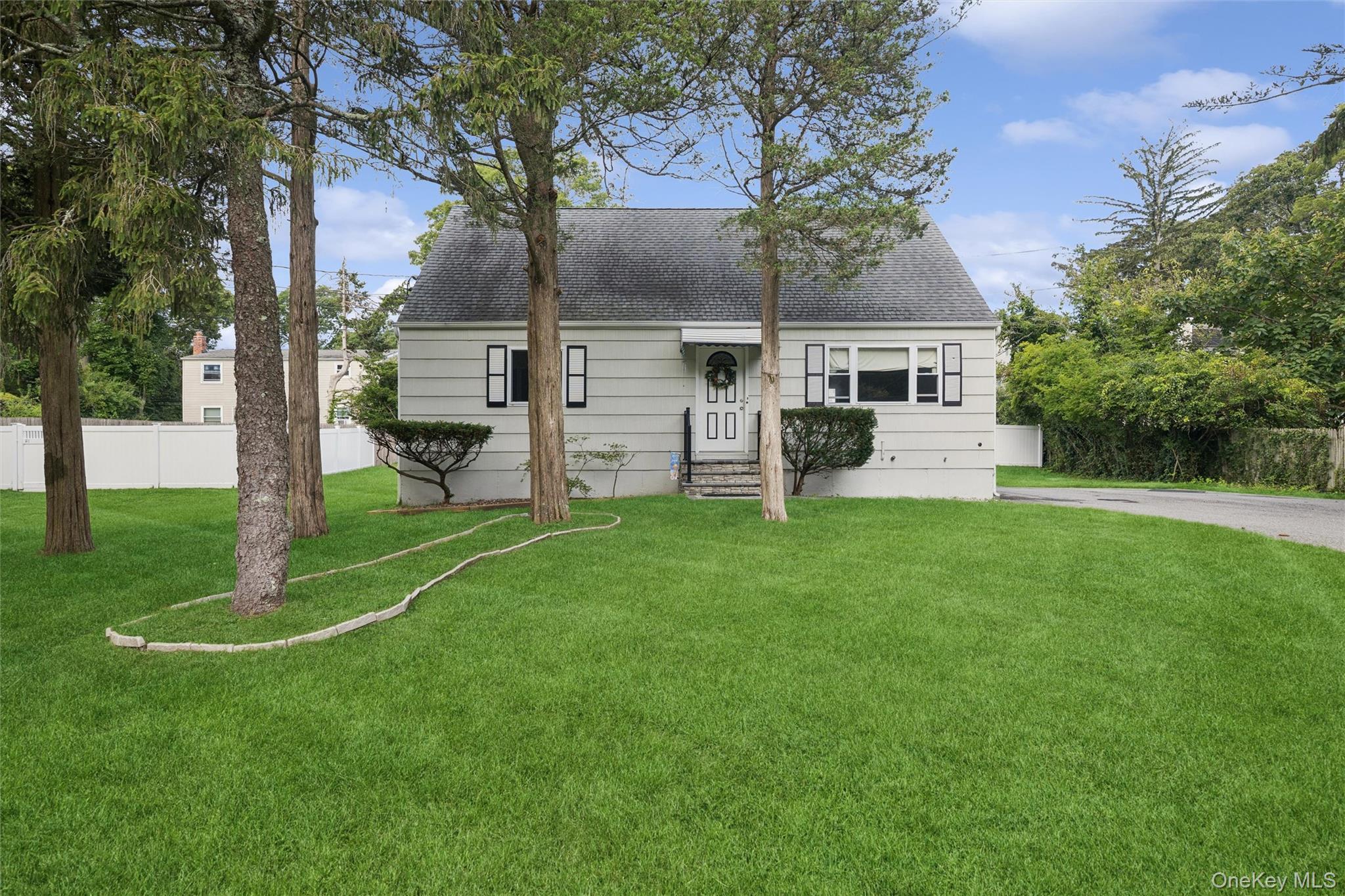 Single Family Park Avenue  Suffolk County, NY 11720, MLS-1045539-27