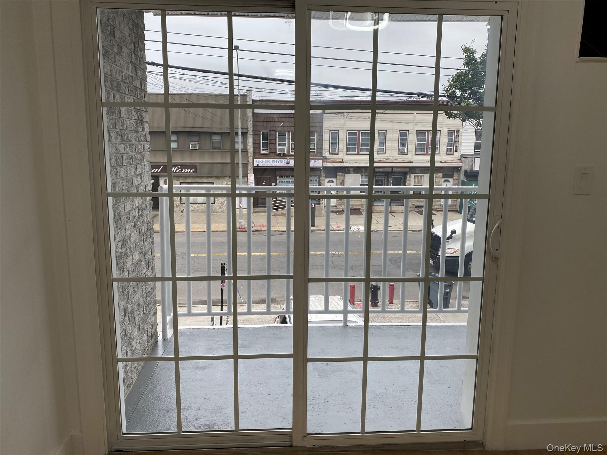 Single Family 101st Avenue  Queens, NY 11416, MLS-1045567-4