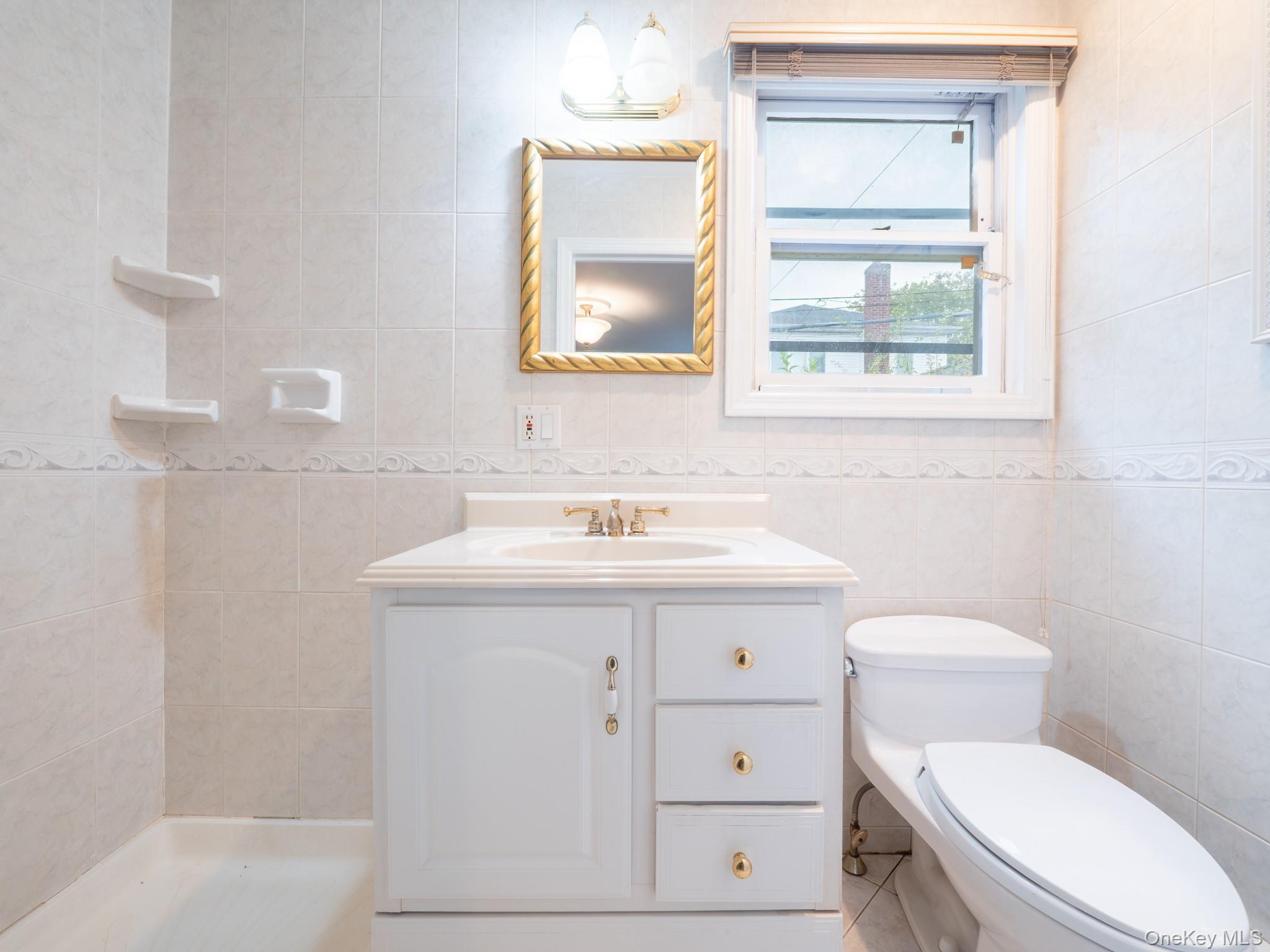 Single Family 171st Street Queens, NY 11366, MLS-1045591-14