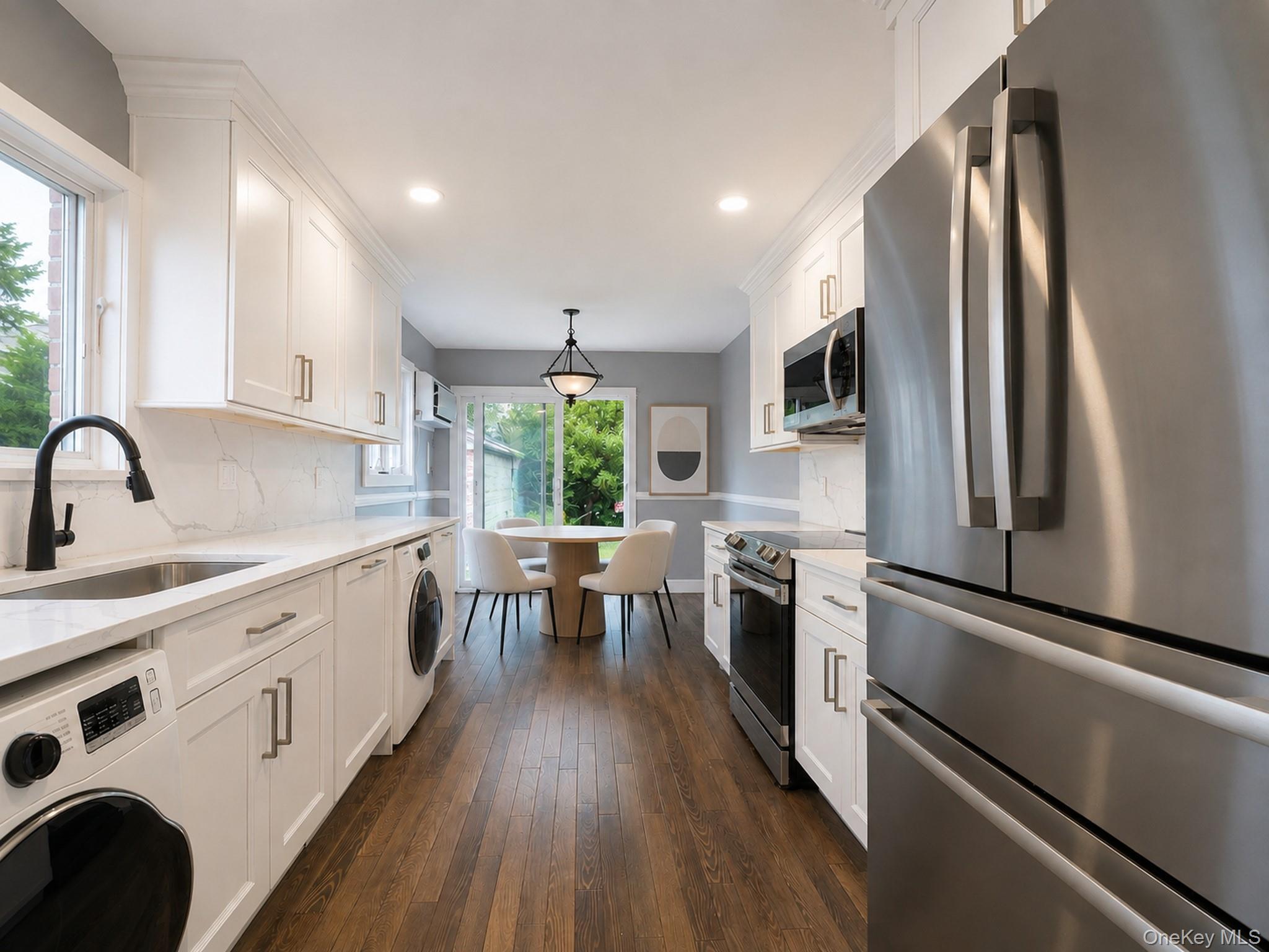 Single Family 171st Street Queens, NY 11366, MLS-1045591-17