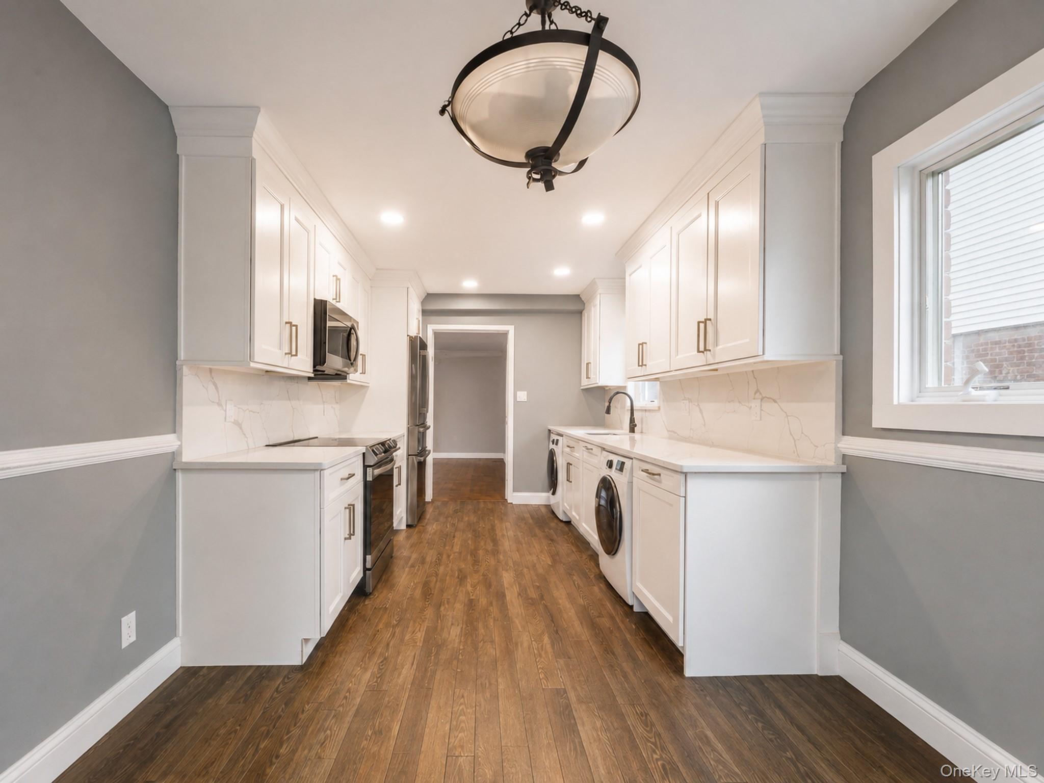 Single Family 171st Street Queens, NY 11366, MLS-1045591-20