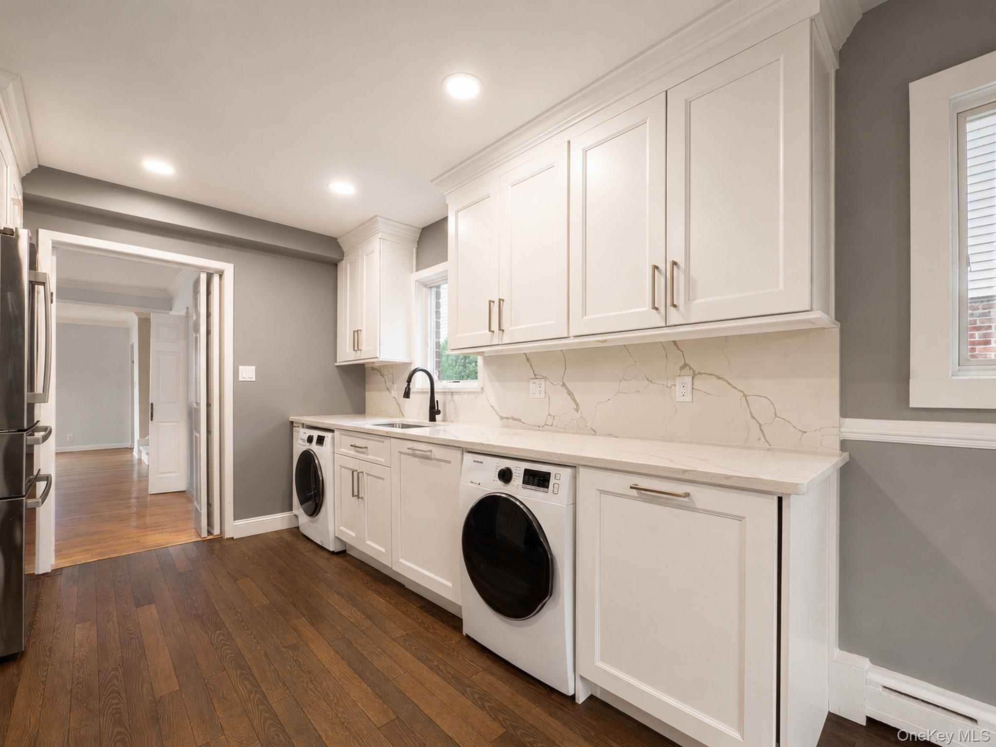 Single Family 171st Street Queens, NY 11366, MLS-1045591-22