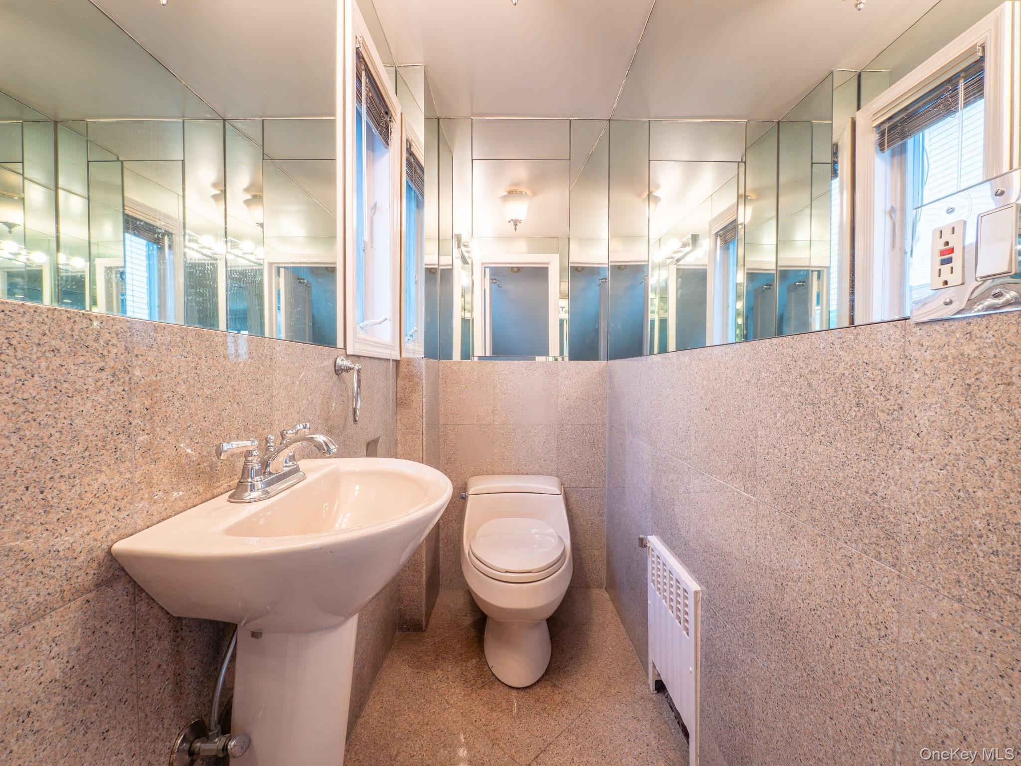 Single Family 171st Street Queens, NY 11366, MLS-1045591-23