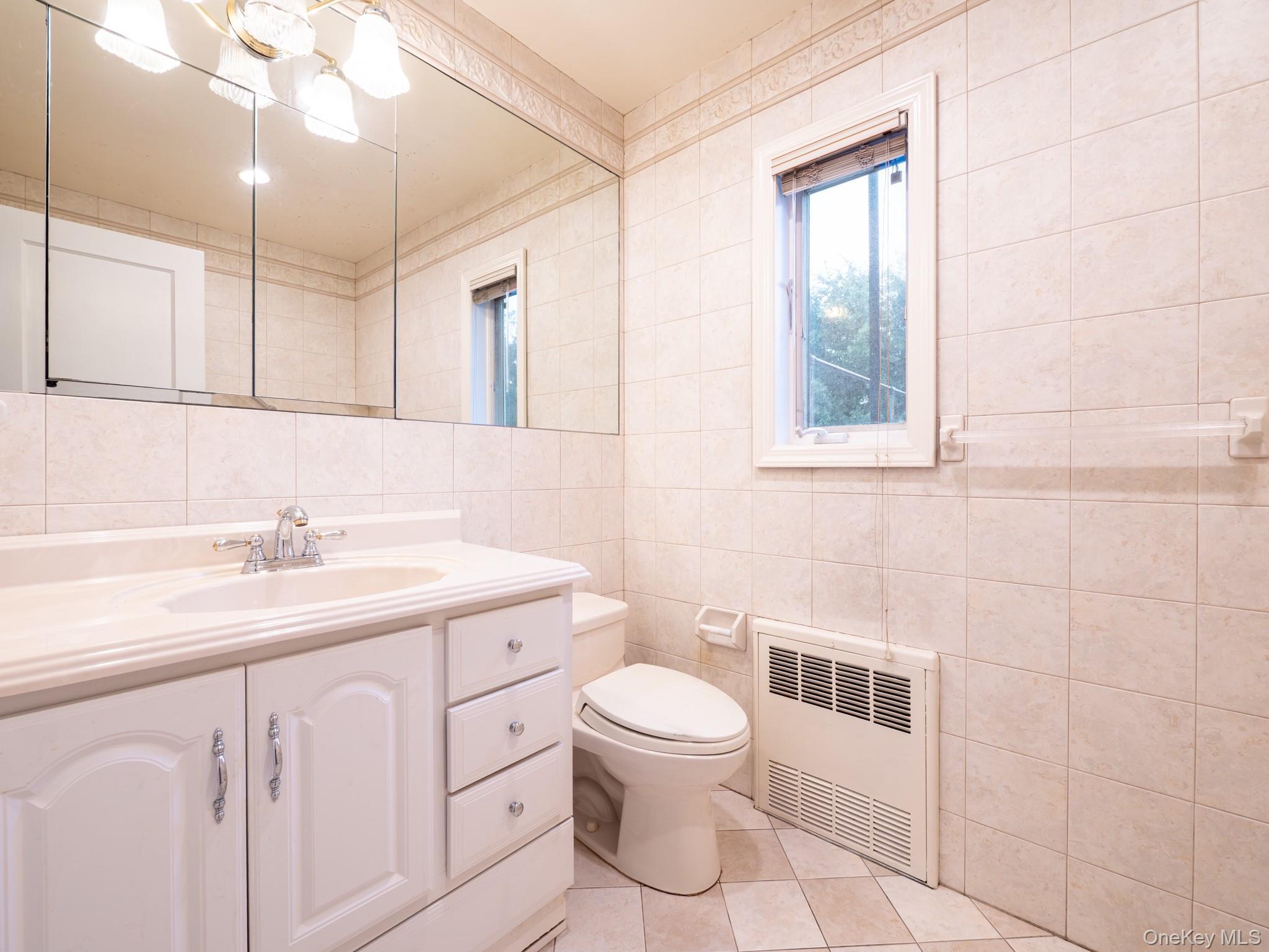 Single Family 171st Street Queens, NY 11366, MLS-1045591-24