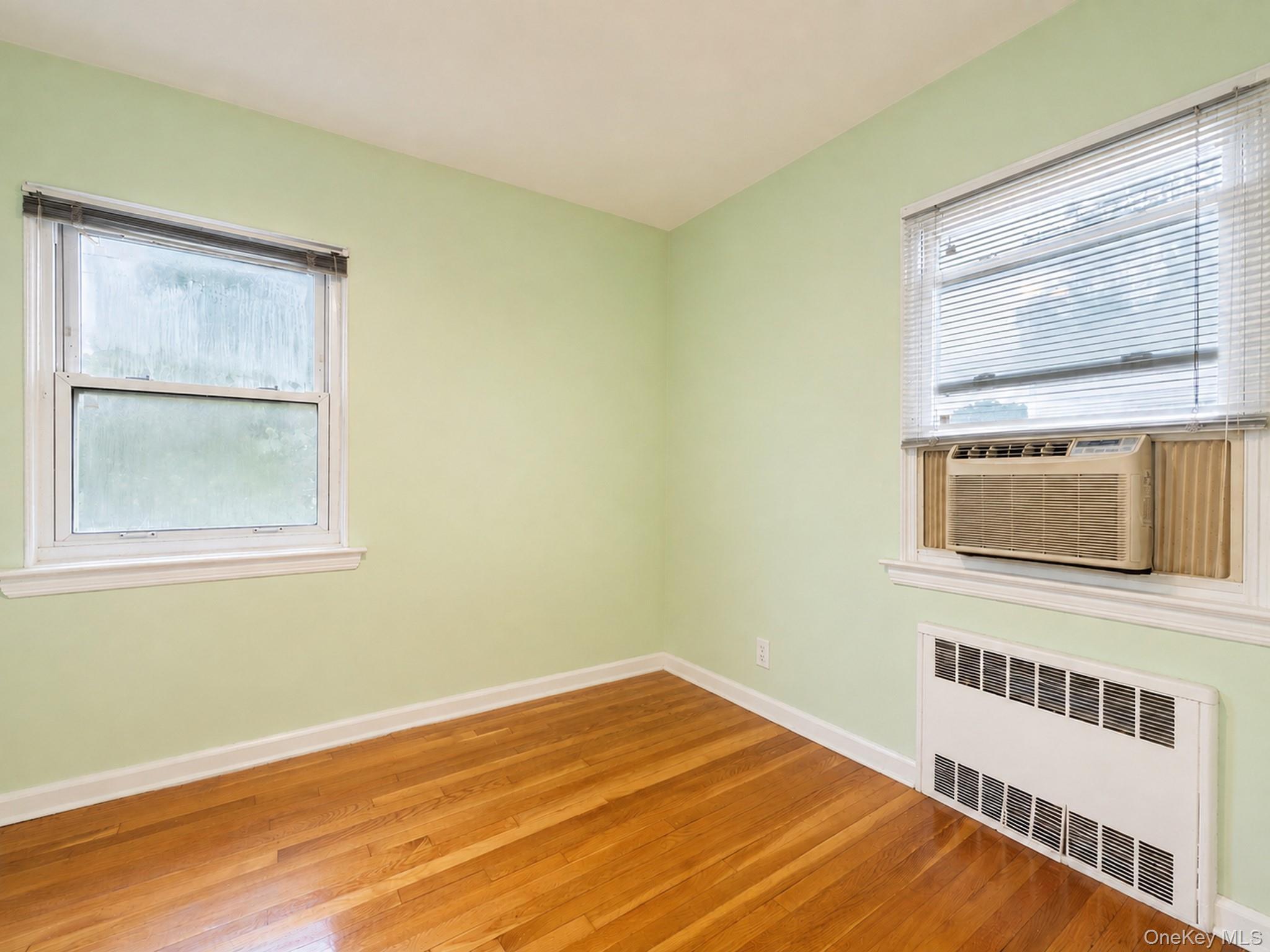 Single Family 171st Street Queens, NY 11366, MLS-1045591-30