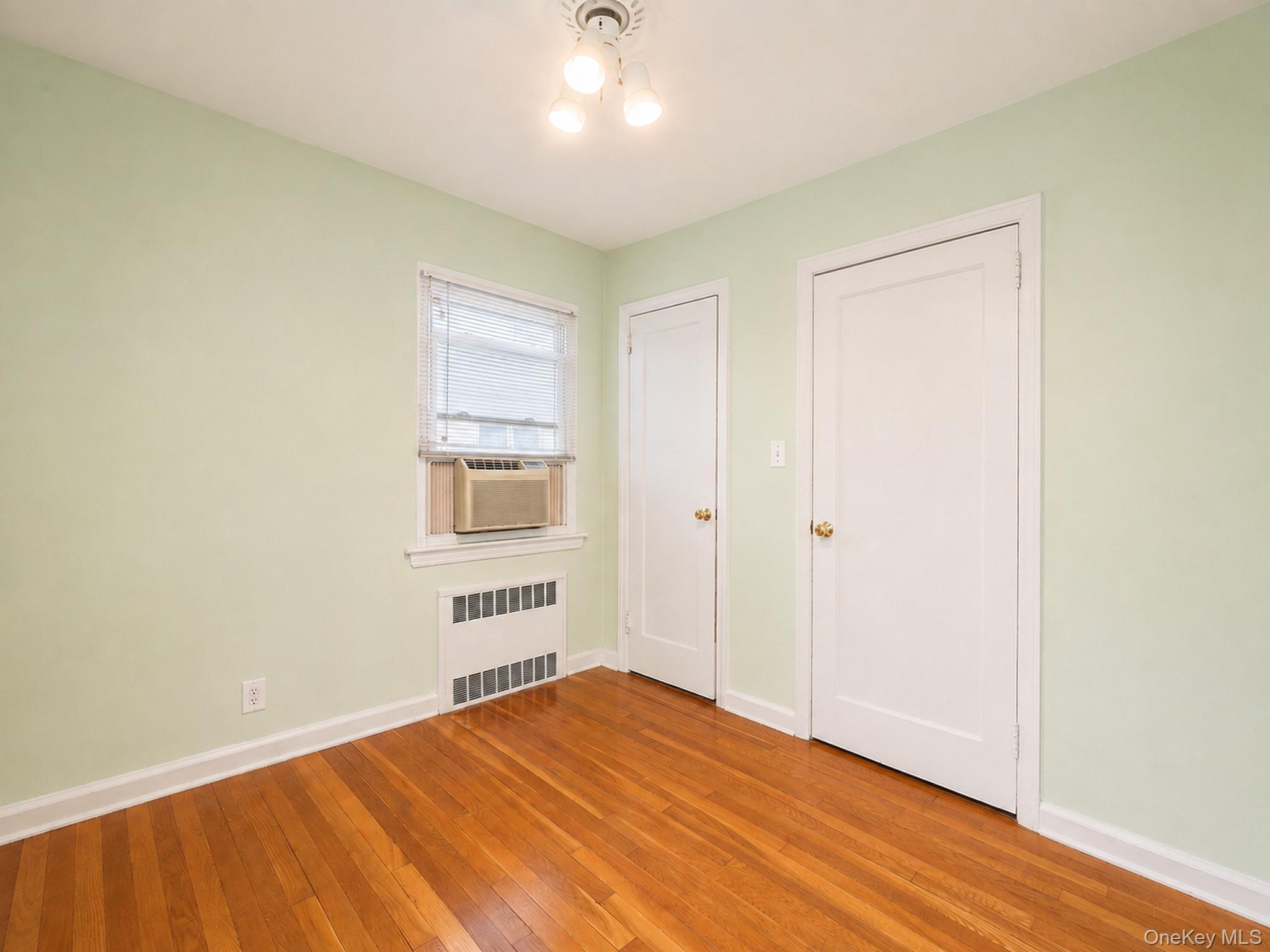 Single Family 171st Street Queens, NY 11366, MLS-1045591-32