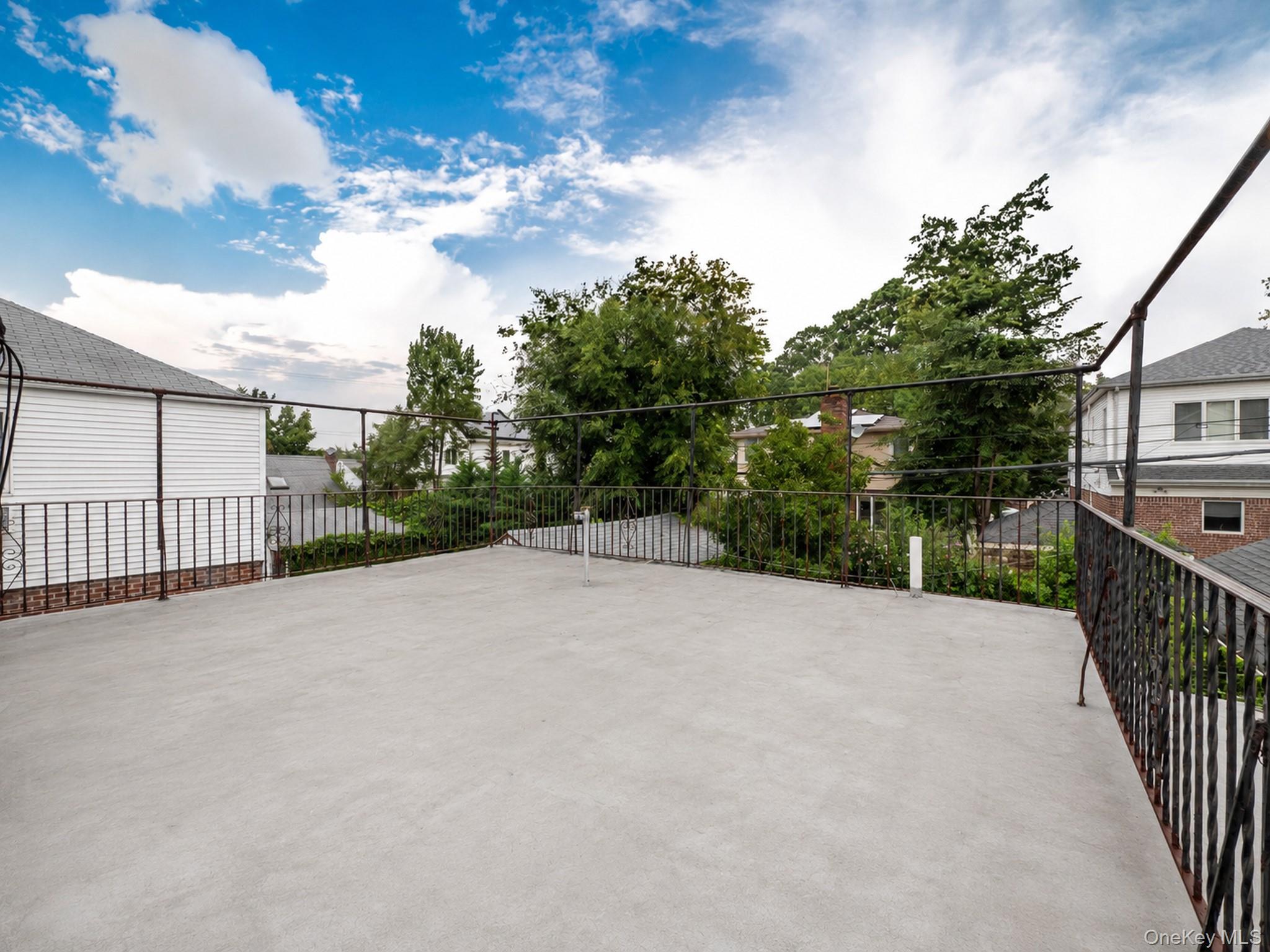 Single Family 171st Street Queens, NY 11366, MLS-1045591-37