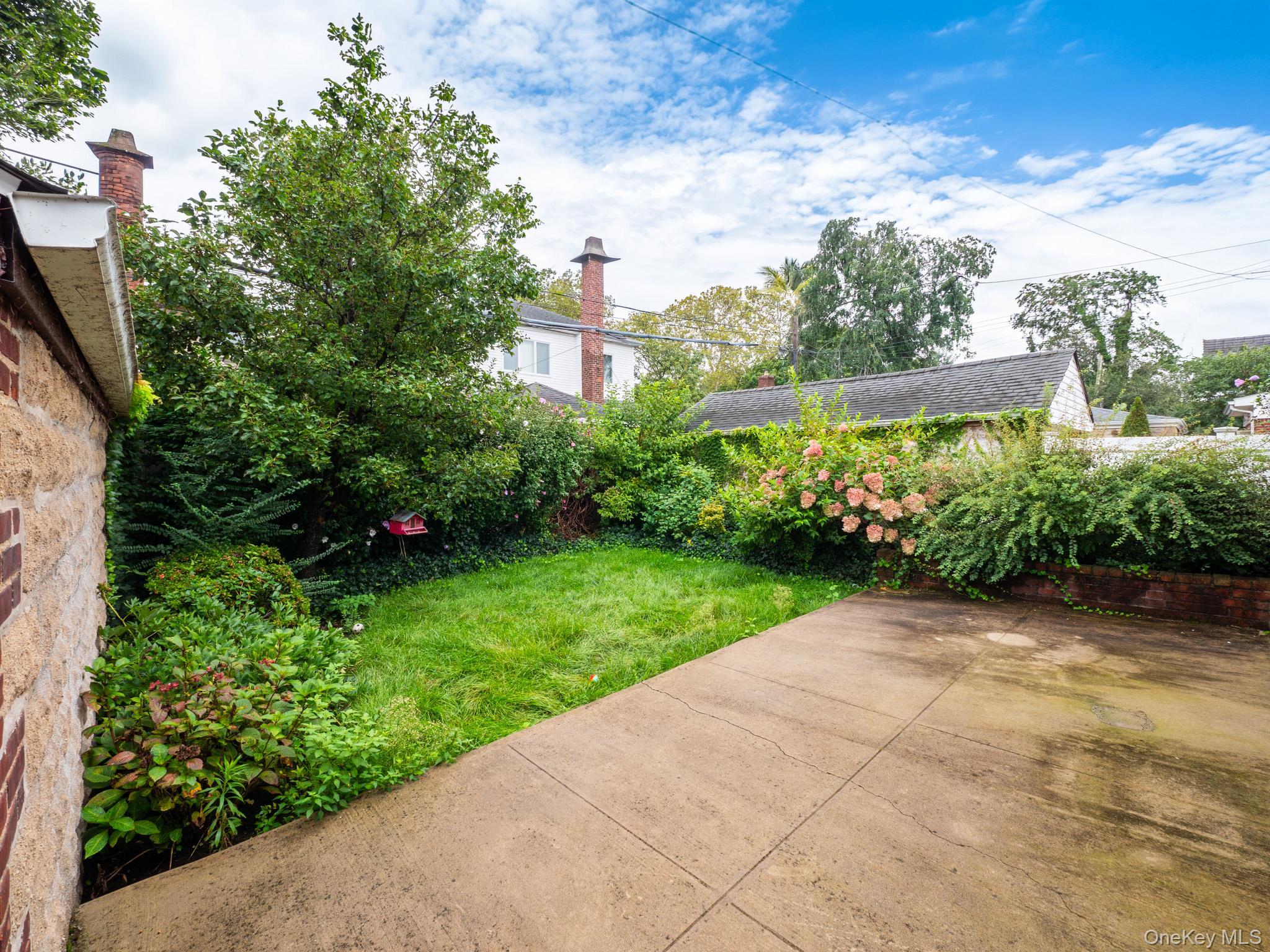 Single Family 171st Street Queens, NY 11366, MLS-1045591-39