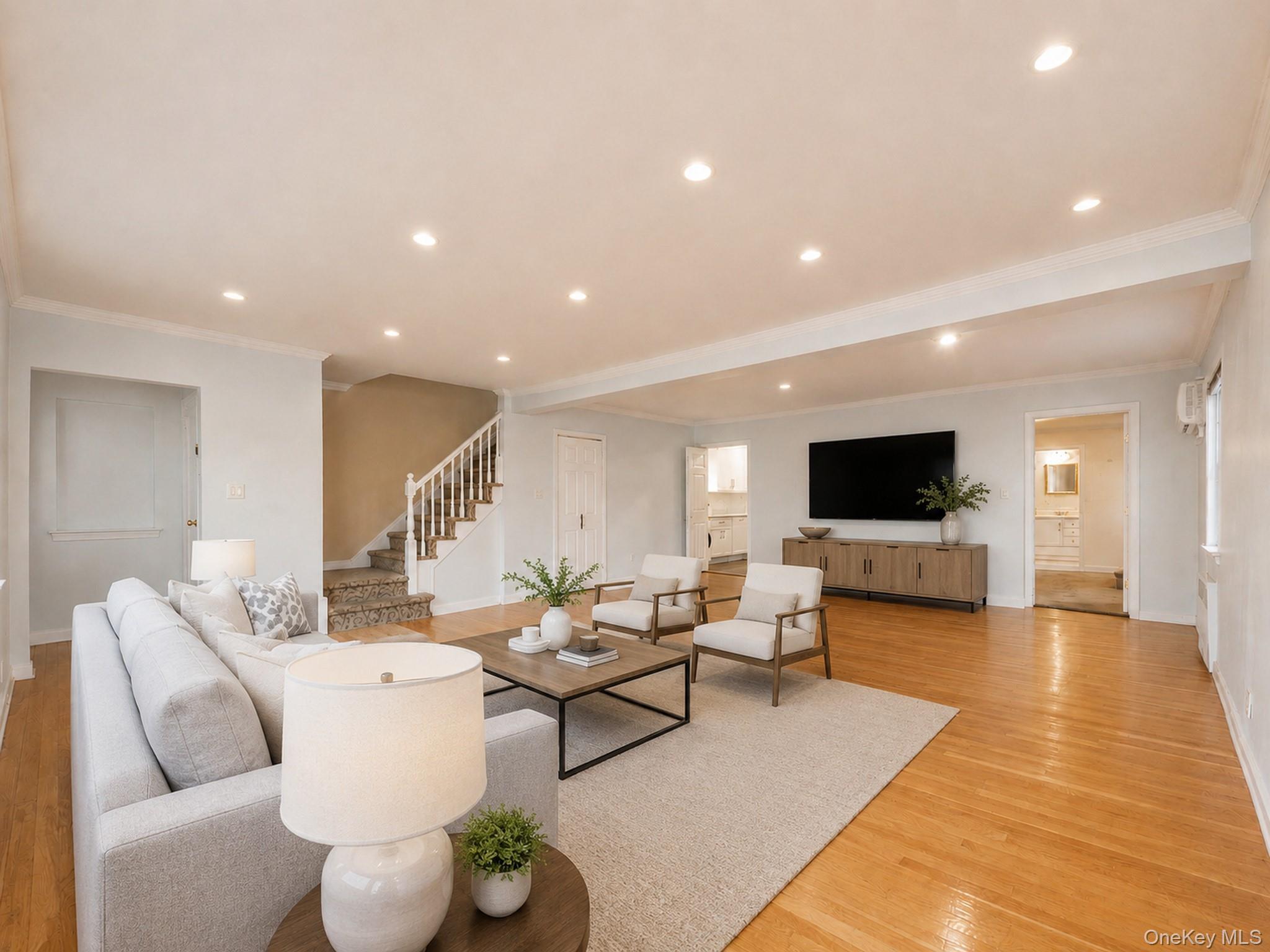 Single Family 171st Street Queens, NY 11366, MLS-1045591-6