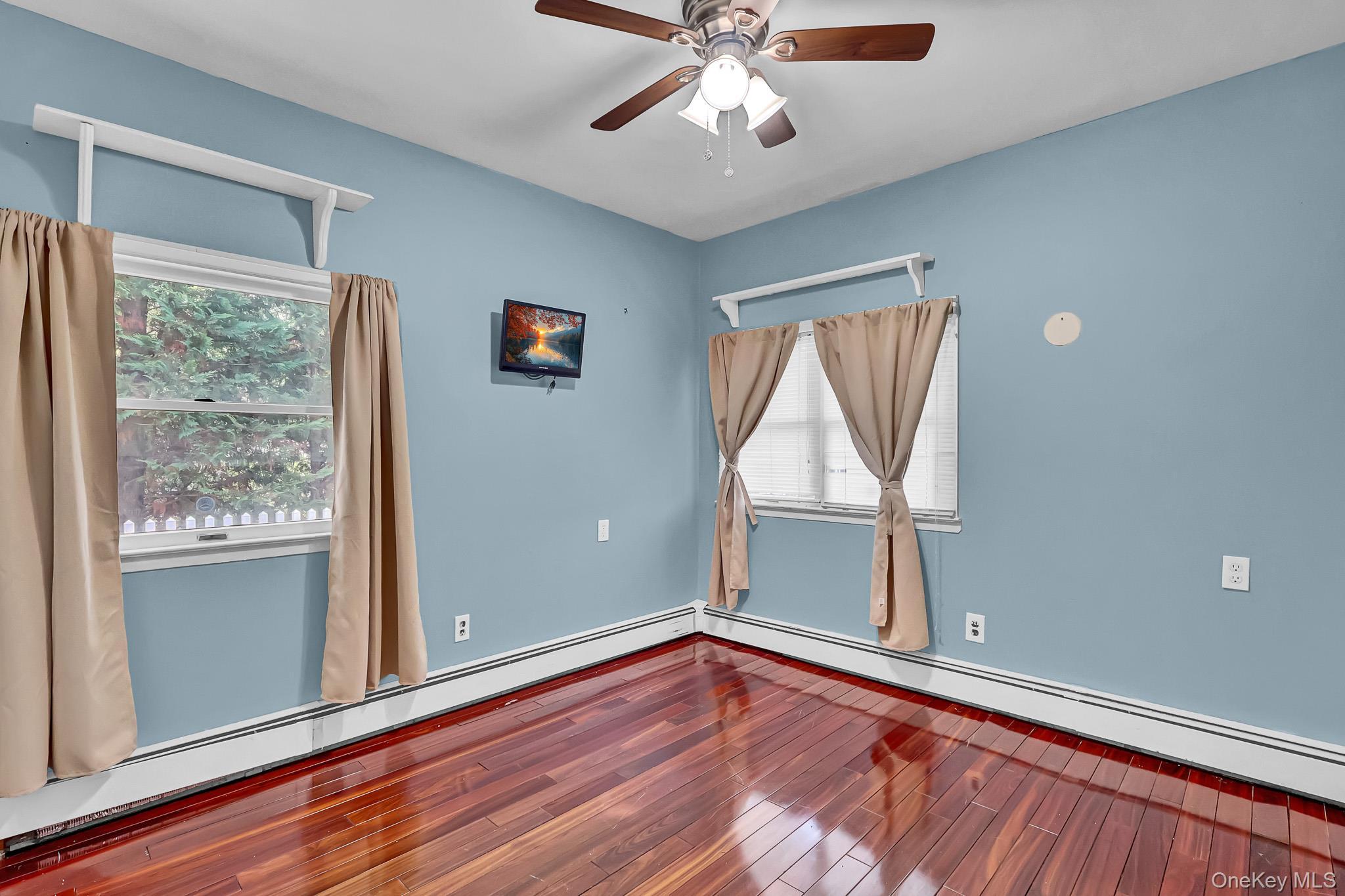 Single Family Simon Place  Nassau County, NY 11793, MLS-1045598-18