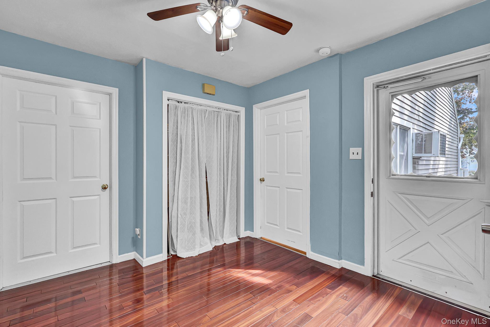 Single Family Simon Place  Nassau County, NY 11793, MLS-1045598-20