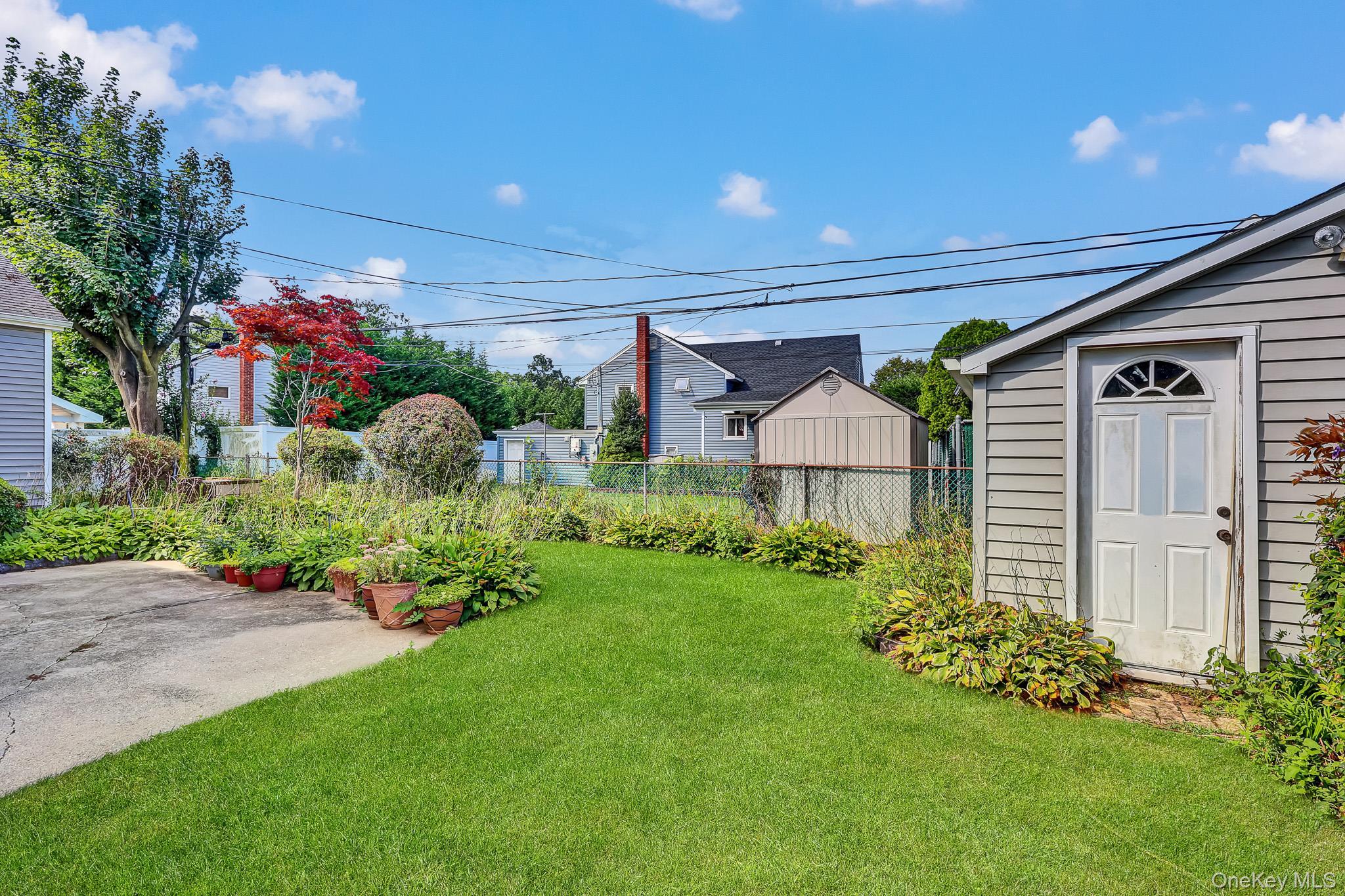 Single Family Simon Place  Nassau County, NY 11793, MLS-1045598-6