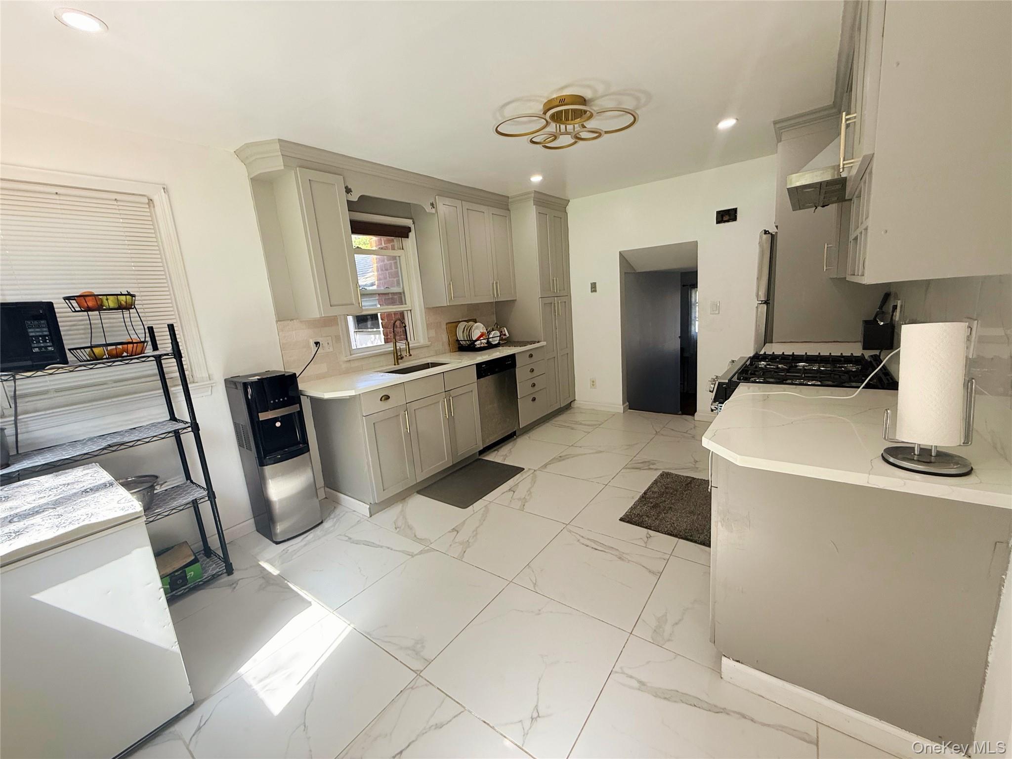 Single Family Valley View Drive  Westchester County, NY 10710, MLS-1045608-13