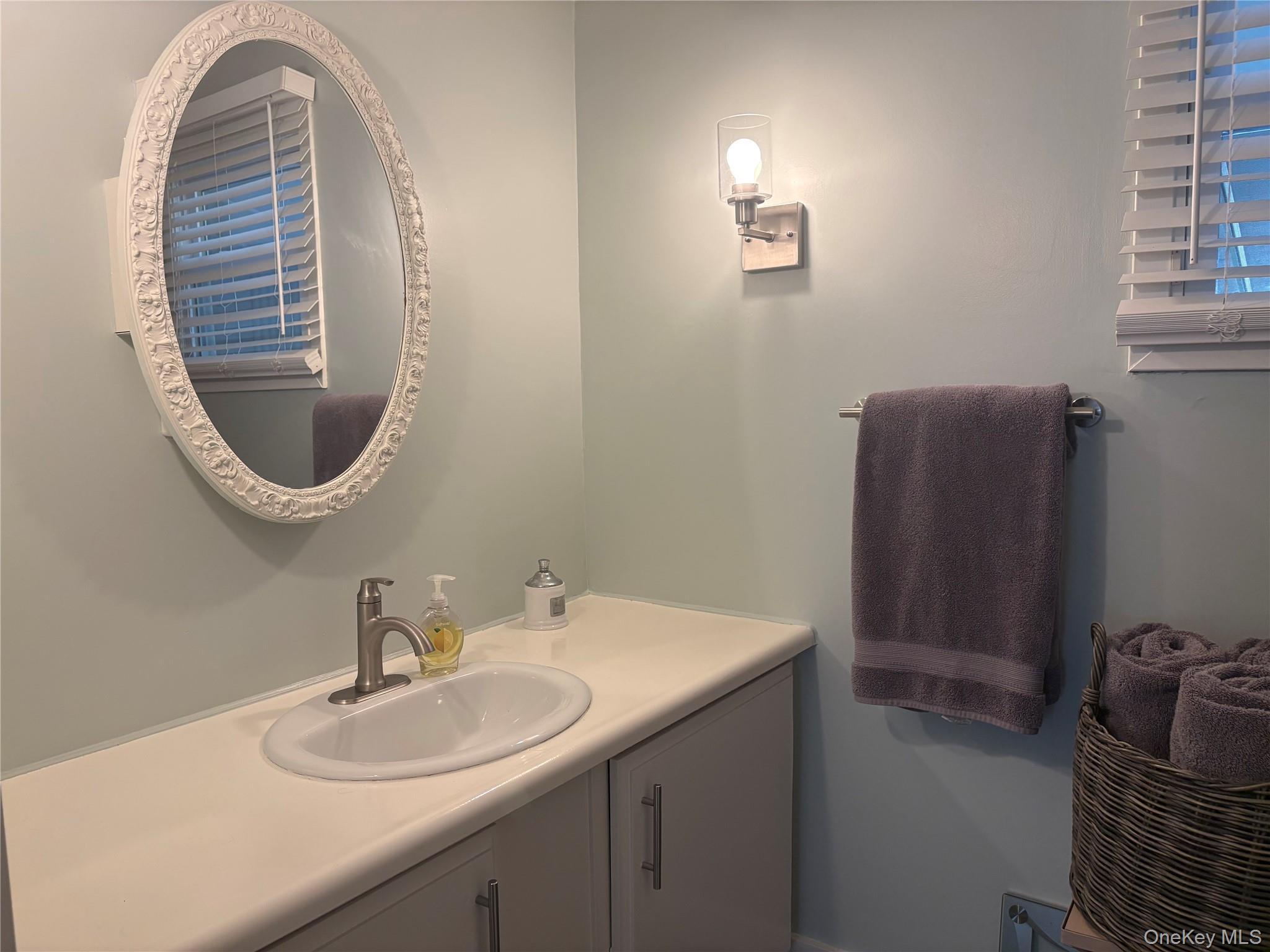 Single Family Riverleigh Avenue  Suffolk County, NY 11901, MLS-1045620-8