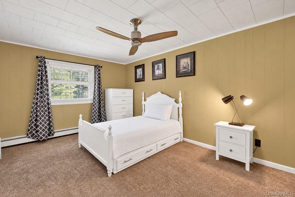 Single Family Linden Lane  Suffolk County, NY 11967, MLS-1045634-11