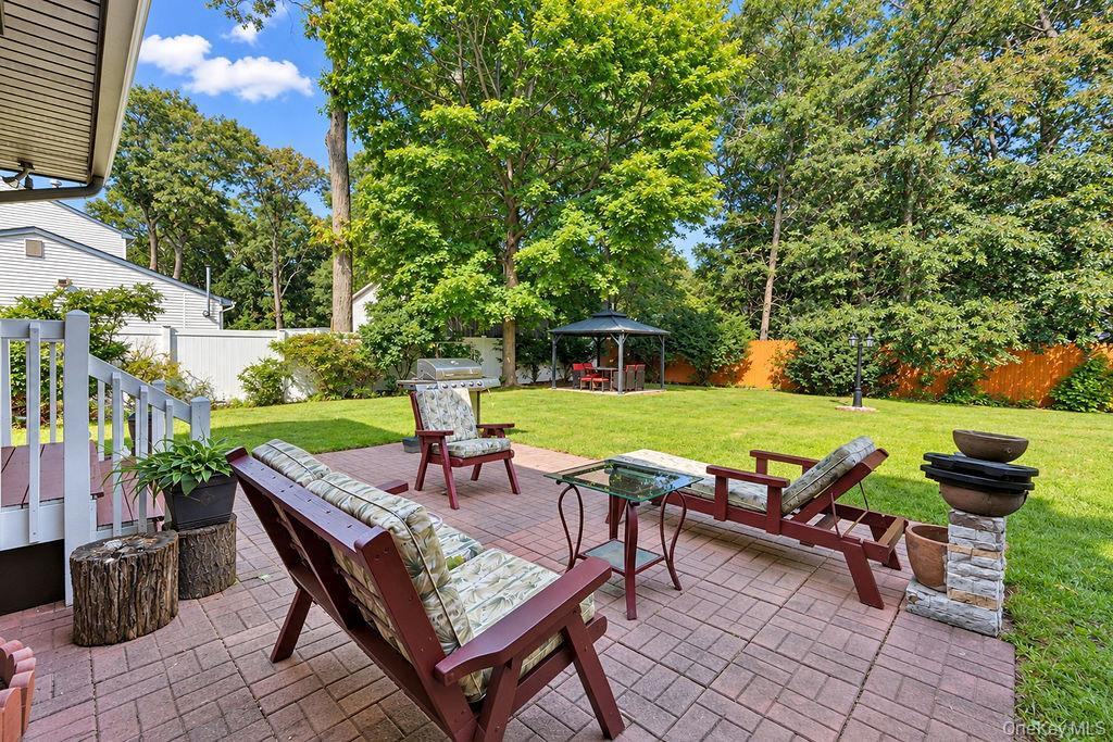 Single Family Linden Lane  Suffolk County, NY 11967, MLS-1045634-25